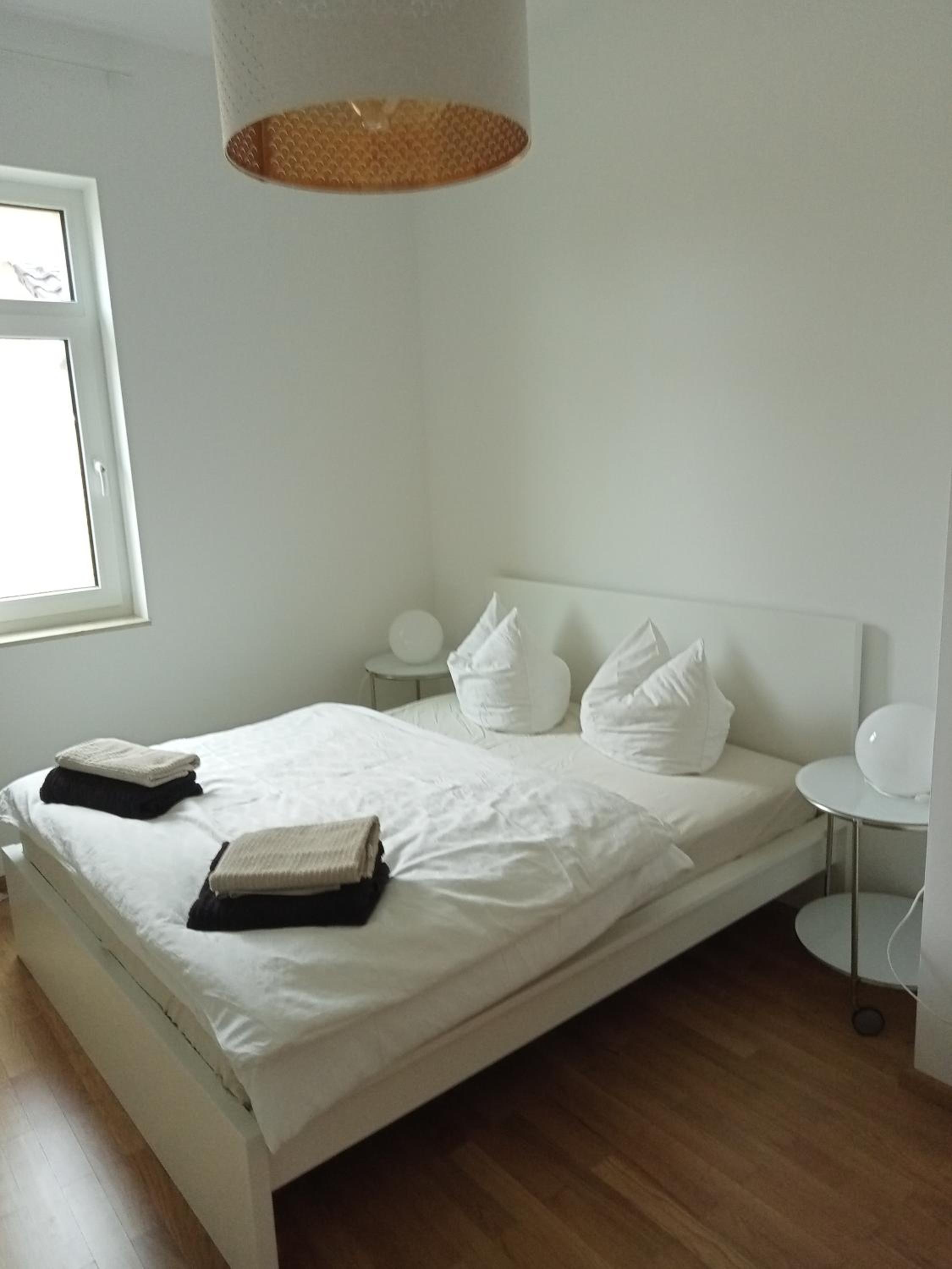 Ruhiges Apartment mit Terrasse und kostenlosem Parkplatz, ideal für Berlin-Besucher, Stadtgrün 1