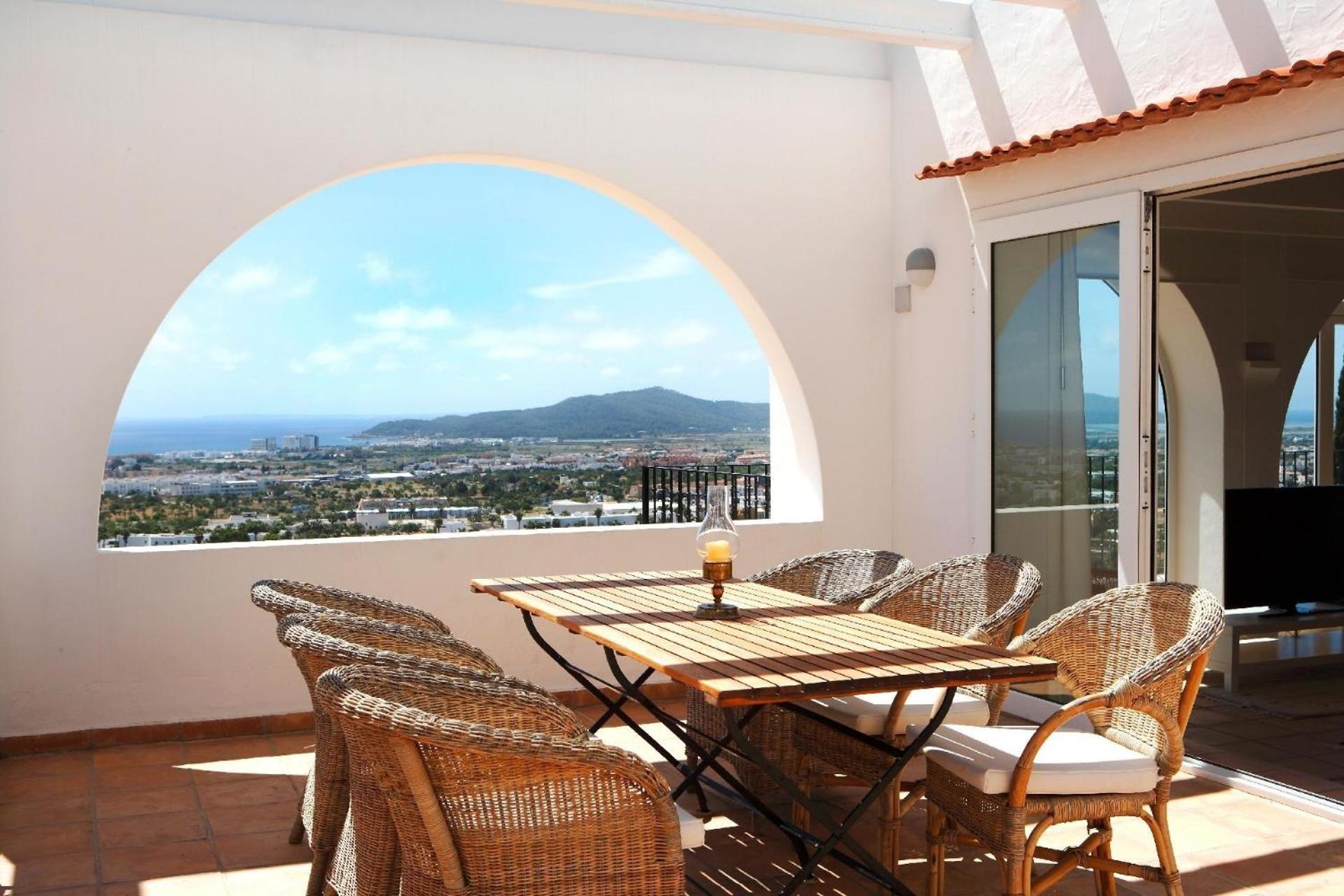 Villa mit Meerblick und eigenem Pool