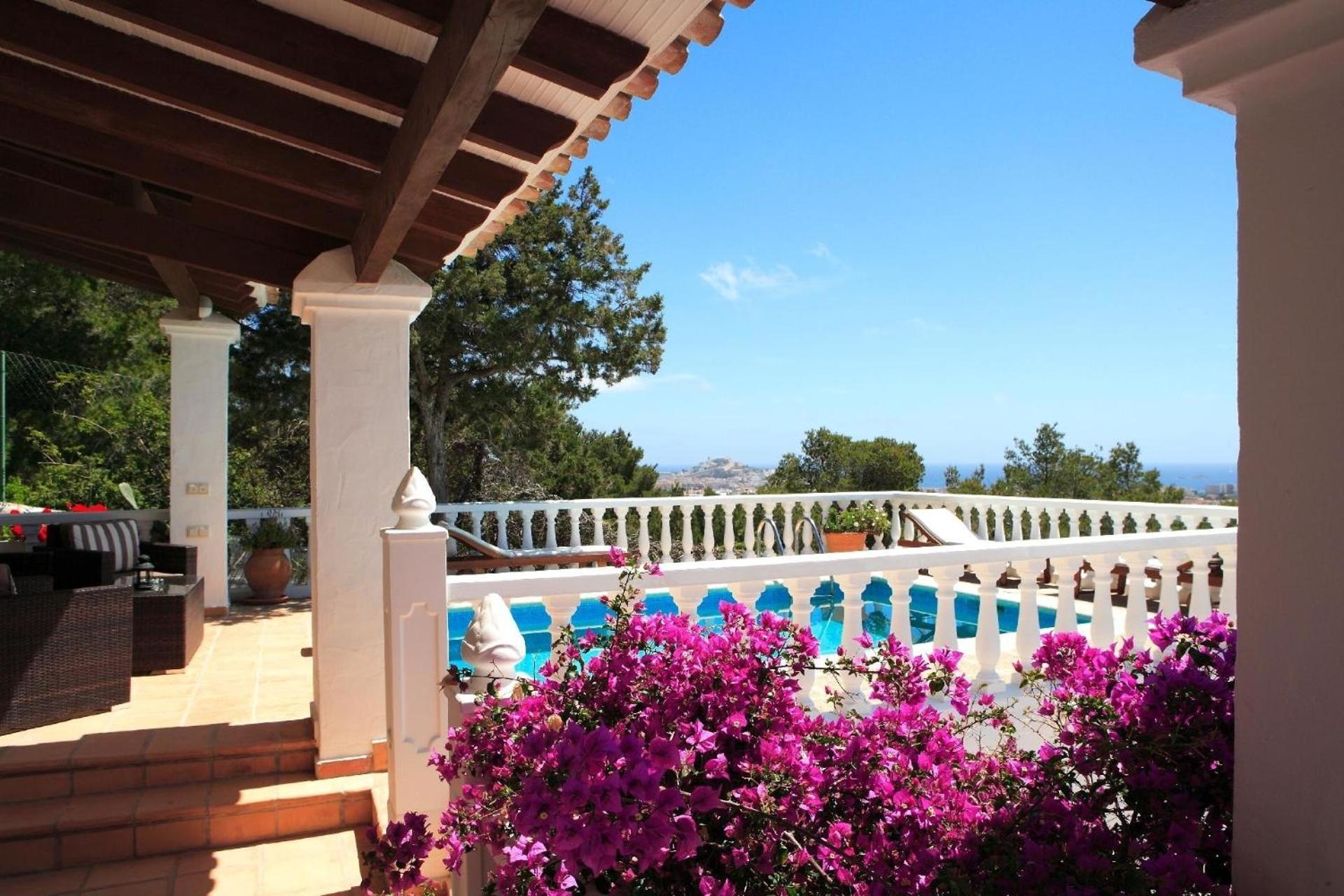 Villa mit Meerblick und eigenem Pool