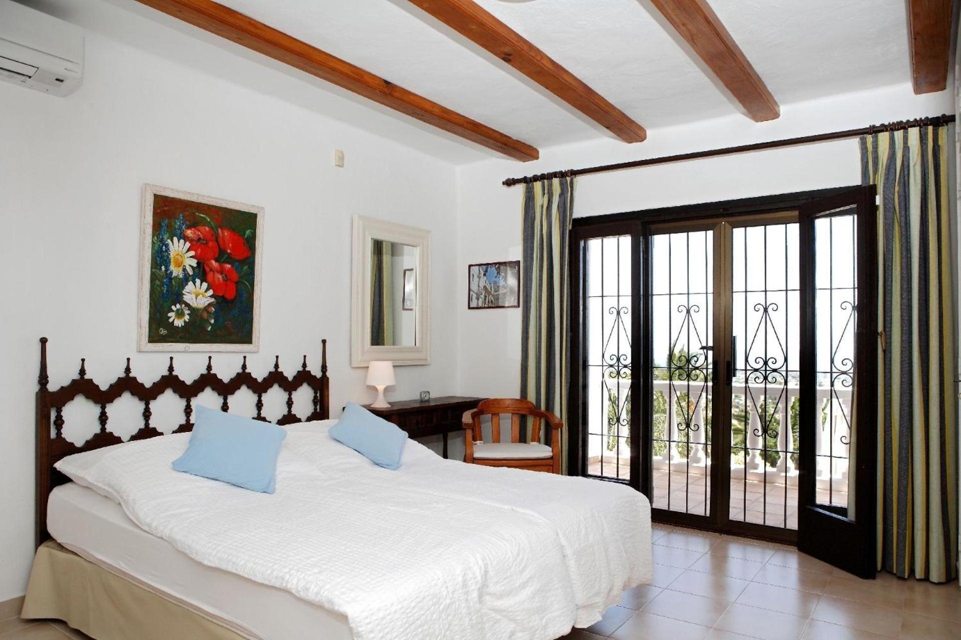 Villa mit Meerblick und eigenem Pool