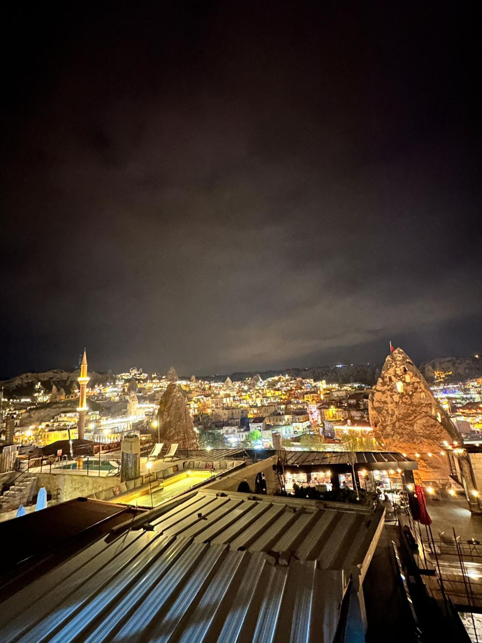 Bedrock Cave Hotel - Image 90