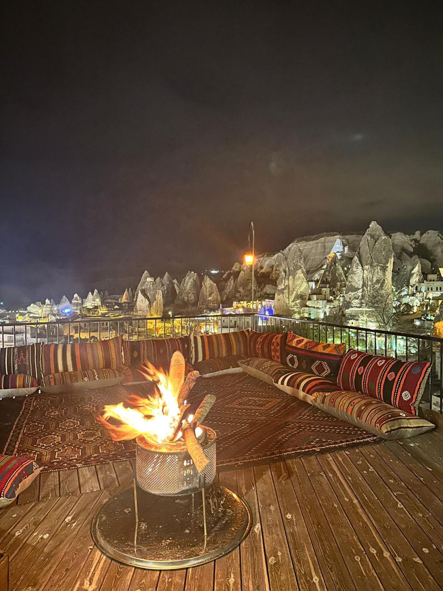 Bedrock Cave Hotel - Image 91