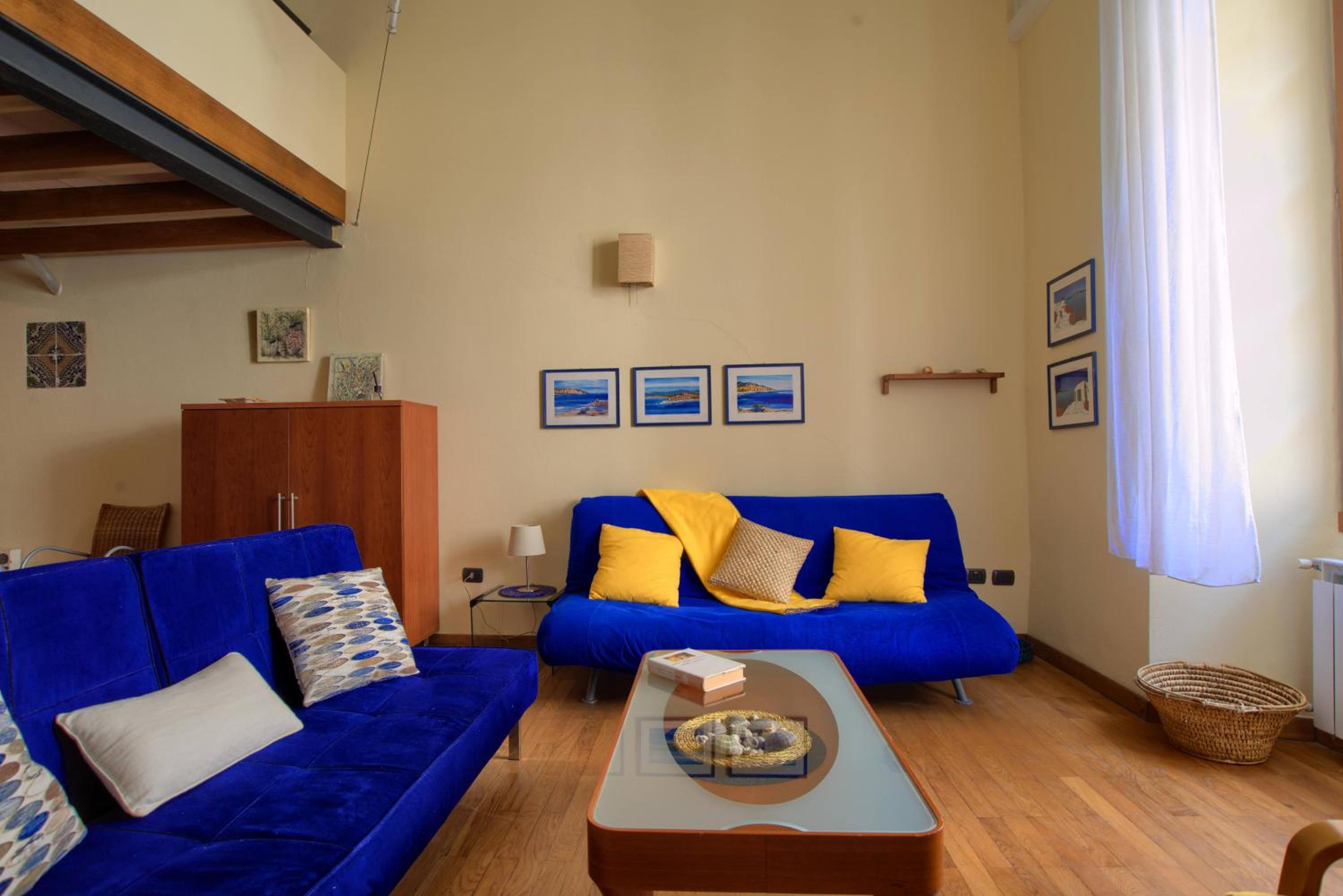 ampio loft con AC, wi-fi e posto biciclette a 50 metri dal mare view 2