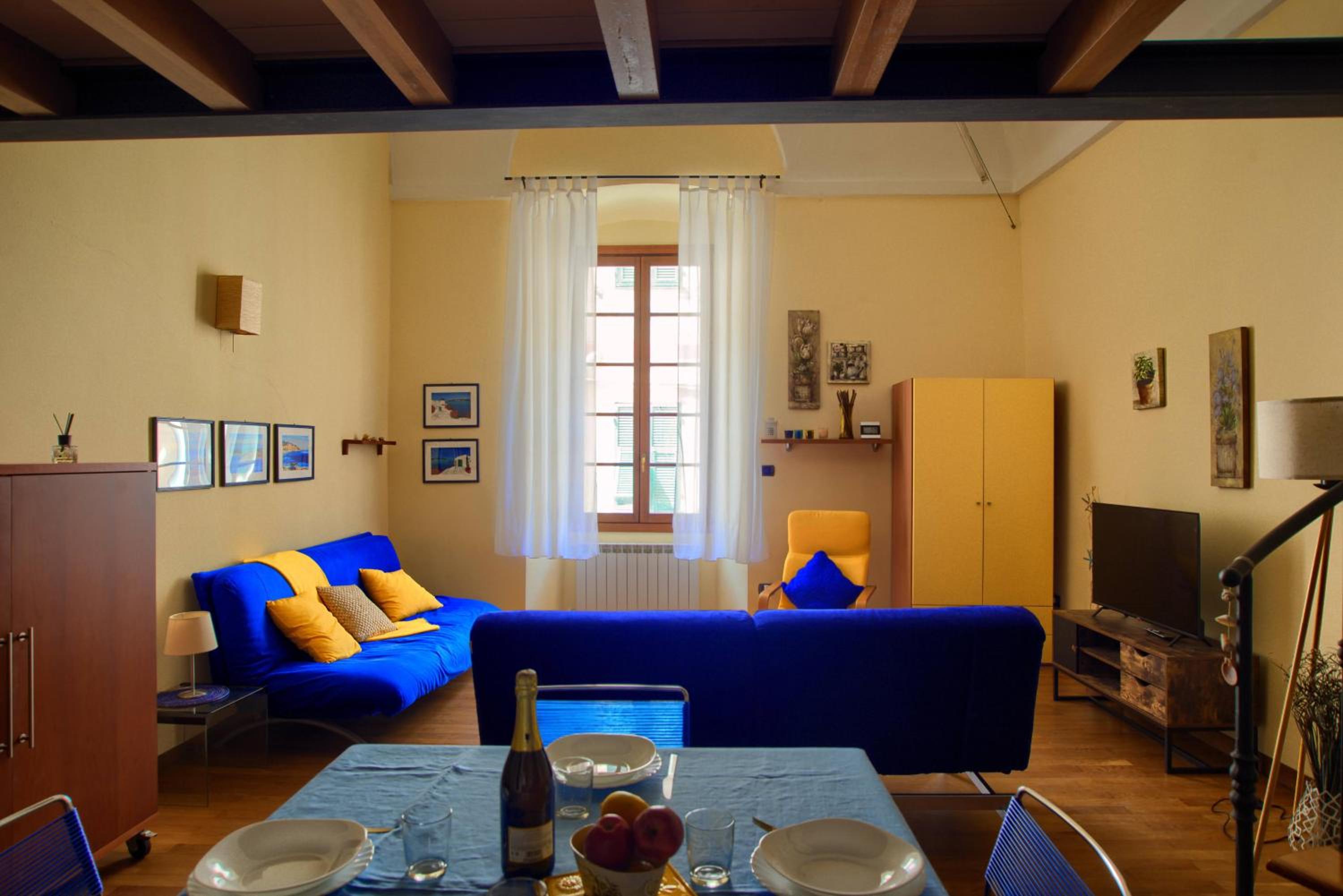 ampio loft con AC, wi-fi e posto biciclette a 50 metri dal mare view 4