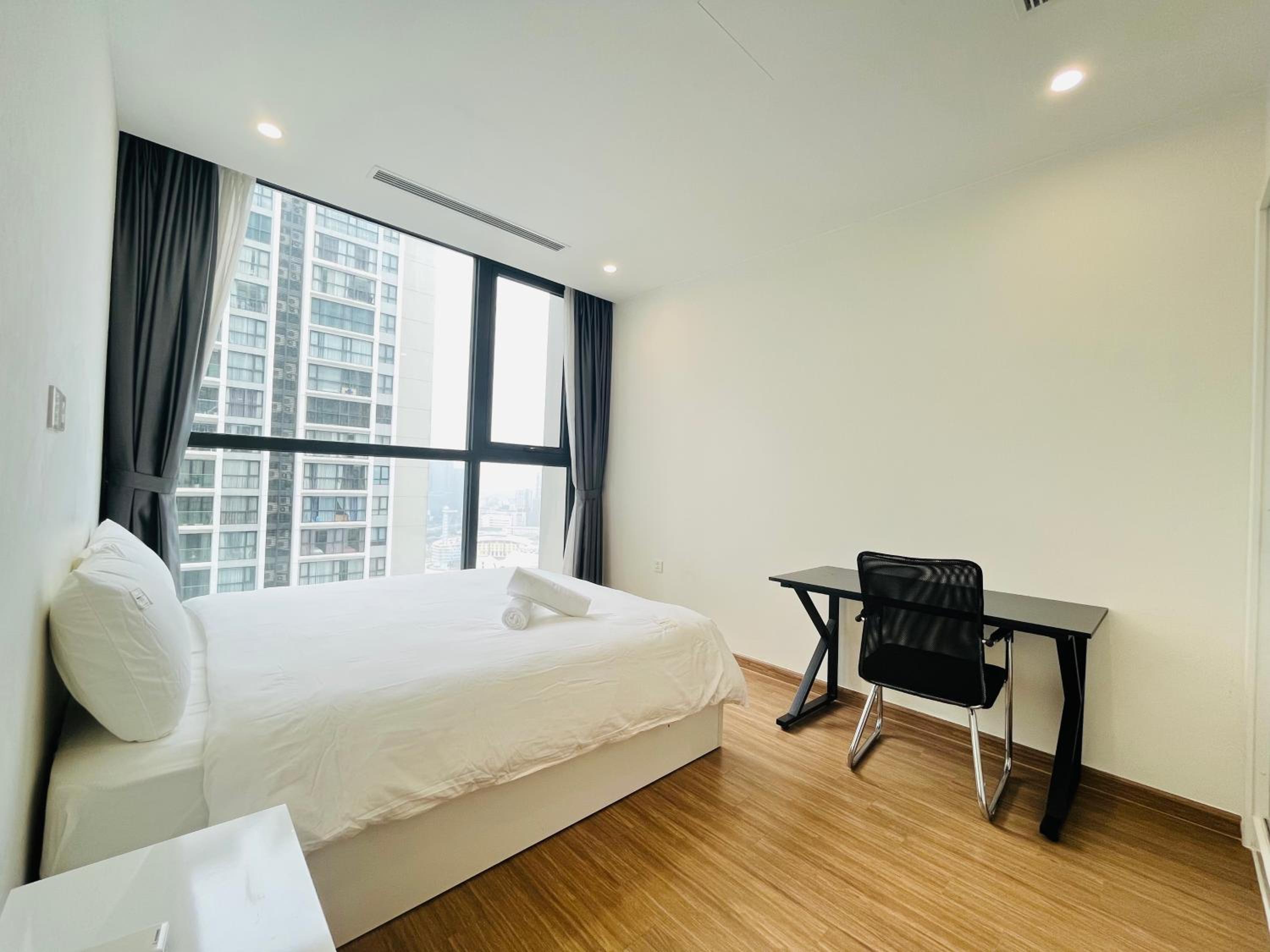 Nanahousing-3 Bedroom Apartment Vinhomes Skylake
