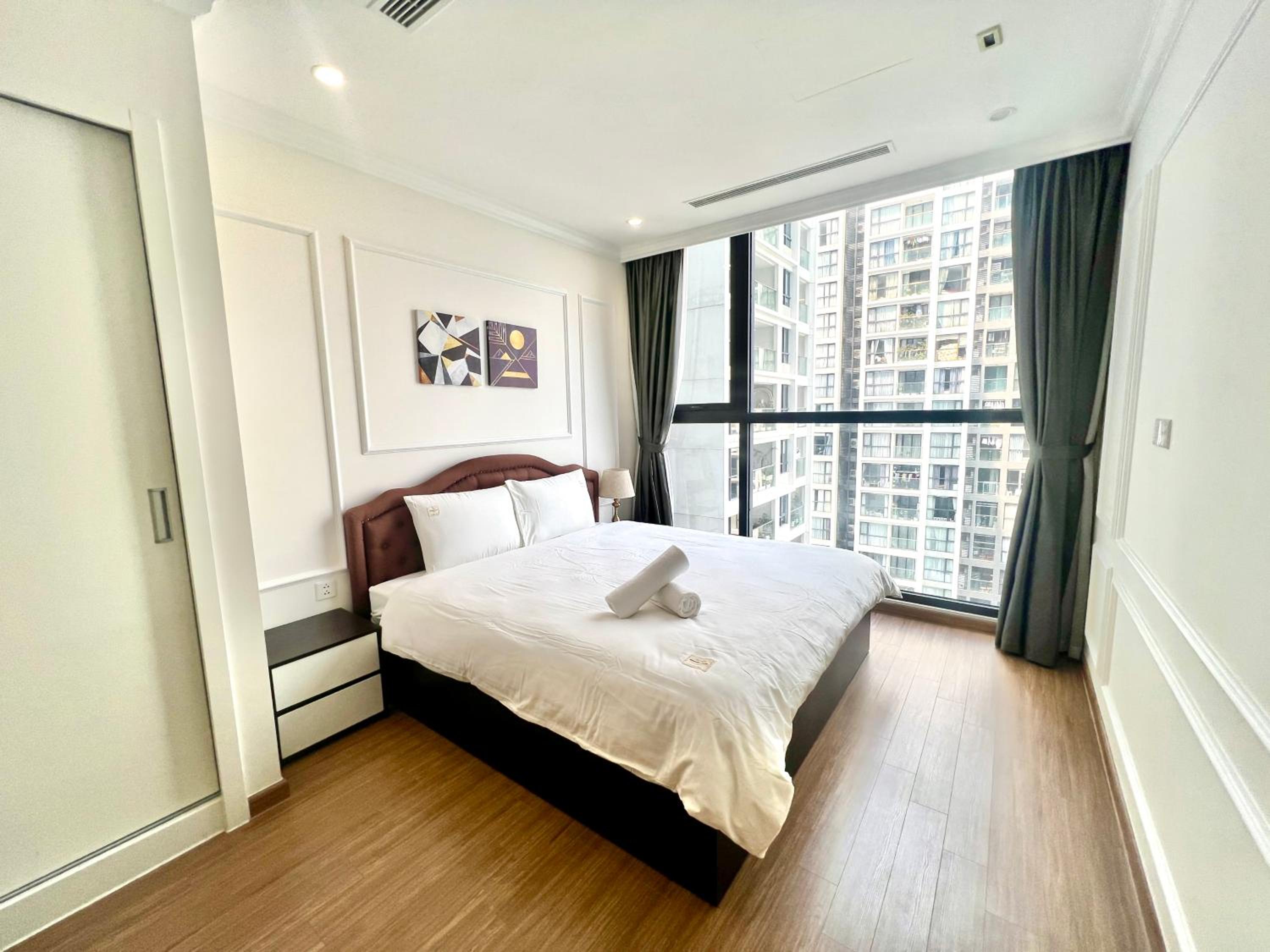 Nanahousing-3 Bedroom Apartment Vinhomes Skylake