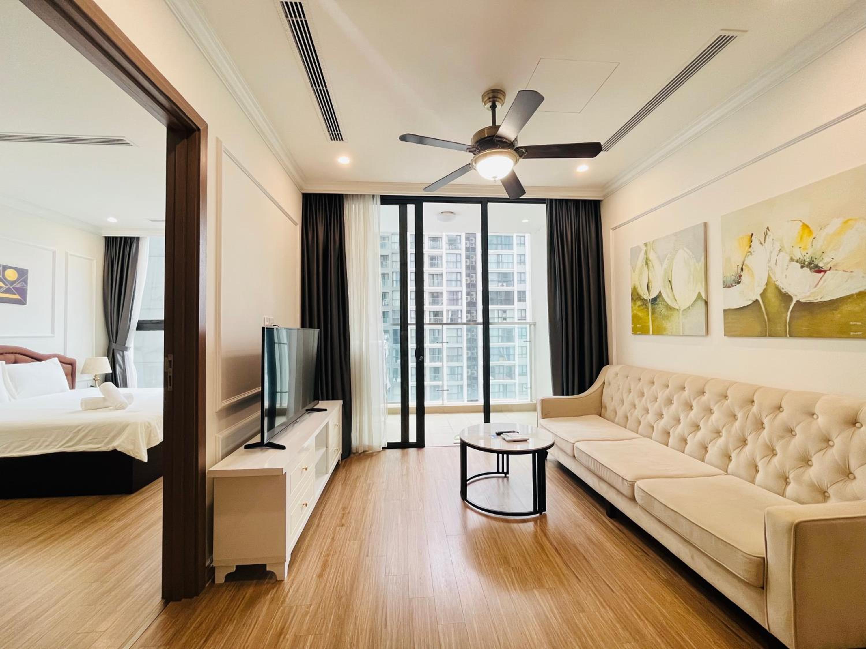 Nanahousing-3 Bedroom Apartment Vinhomes Skylake