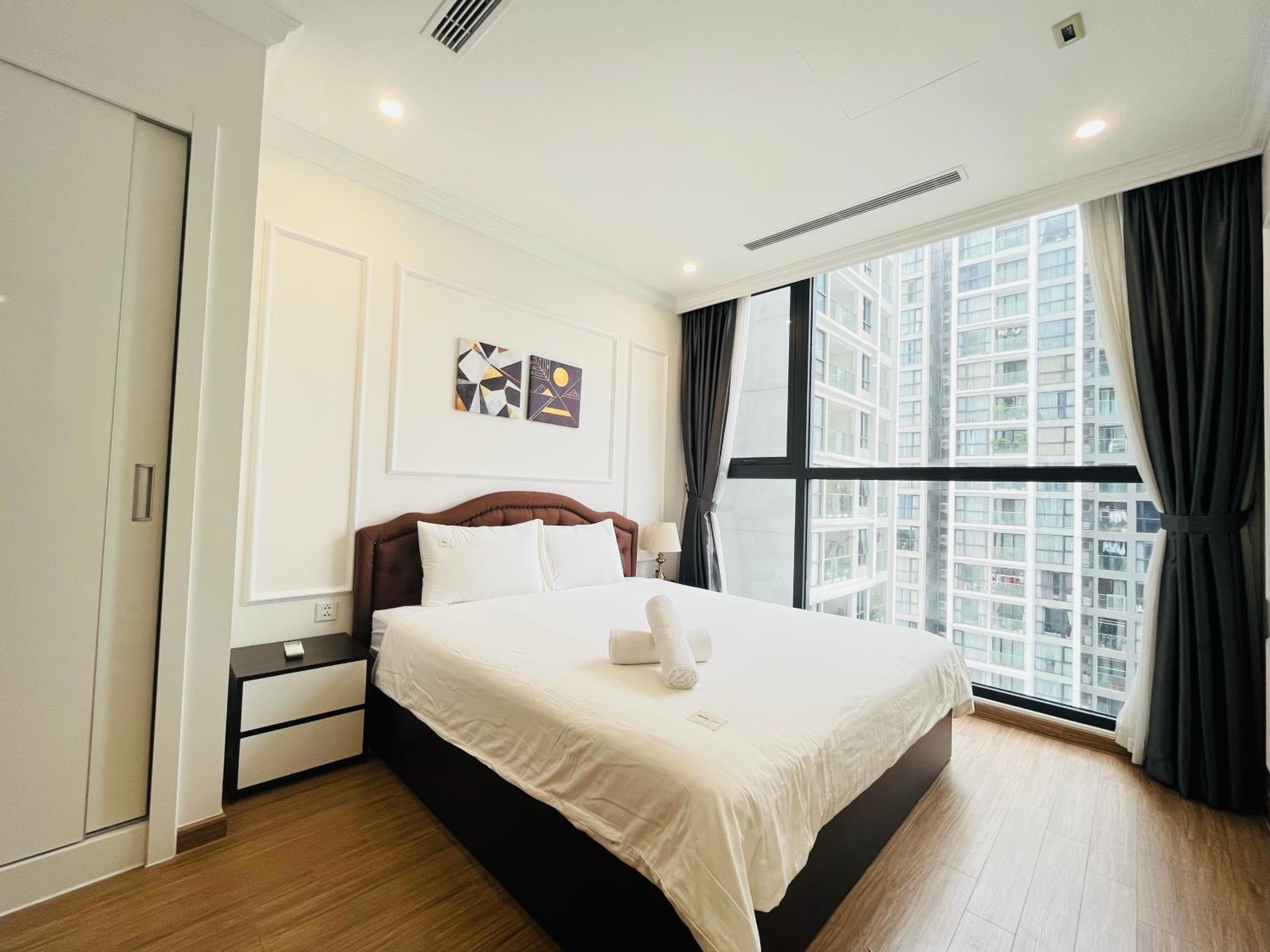 Nanahousing-3 Bedroom Apartment Vinhomes Skylake