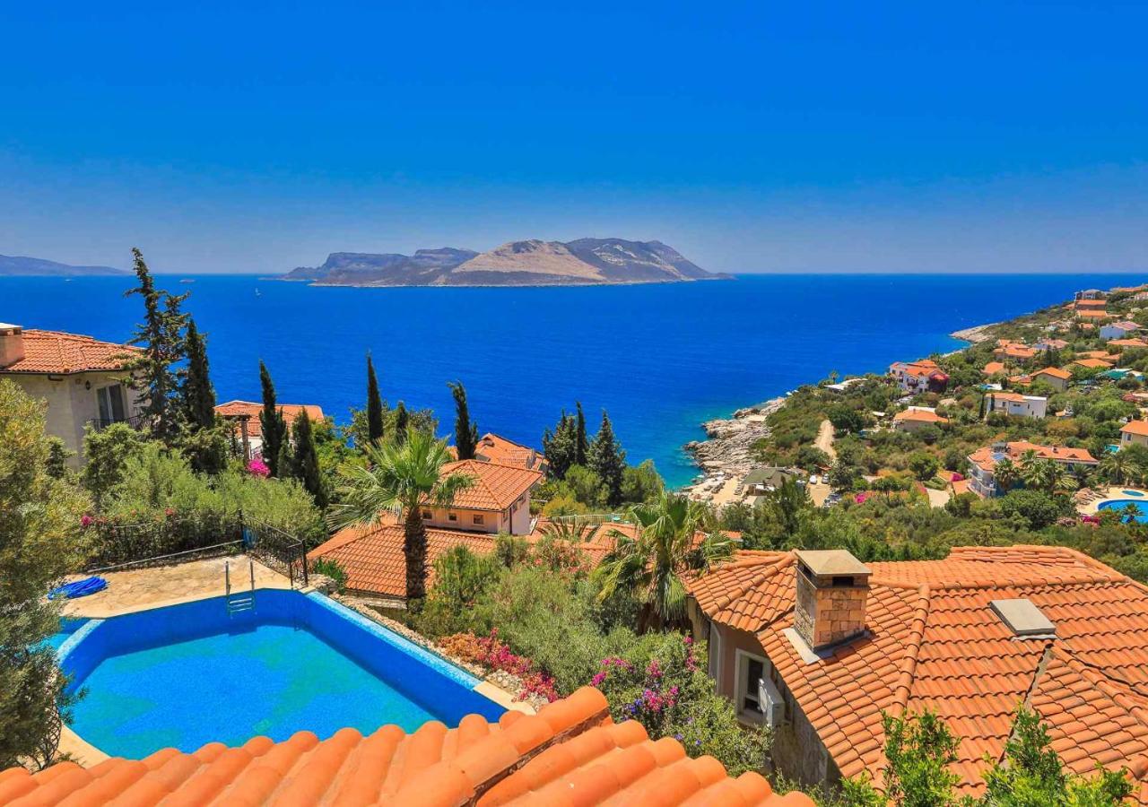 Yarımada Deniz Manzaralı Suit Cindy view 3