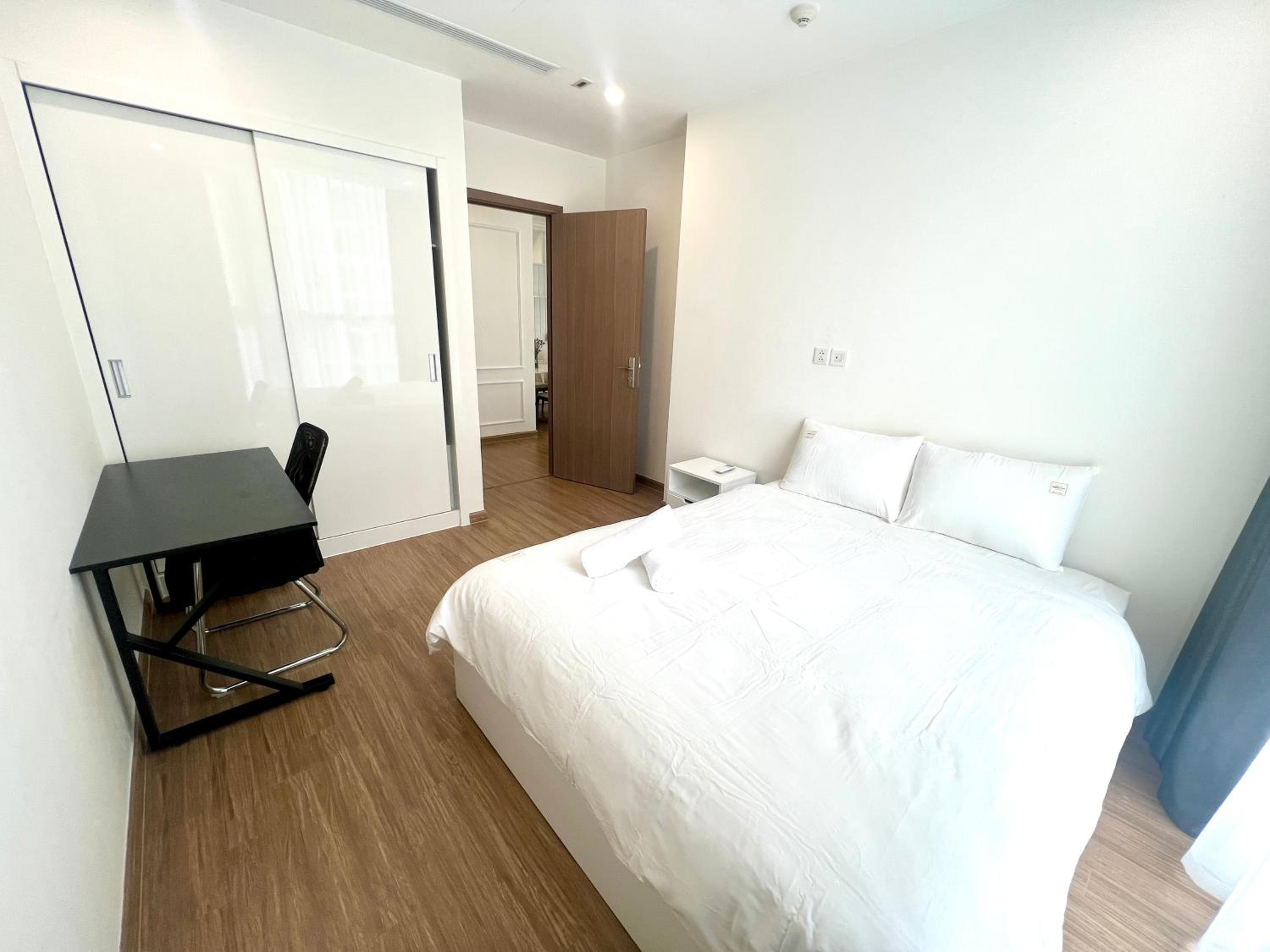 Nanahousing-3 Bedroom Apartment Vinhomes Skylake