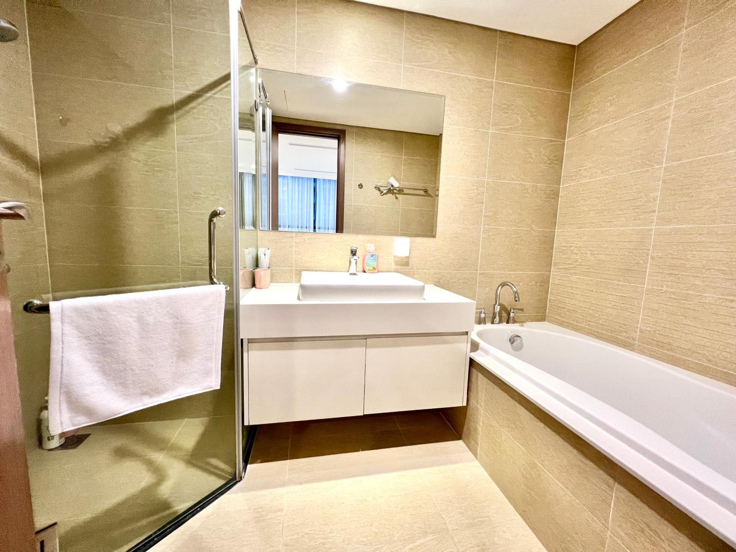 Nanahousing-3 Bedroom Apartment Vinhomes Skylake