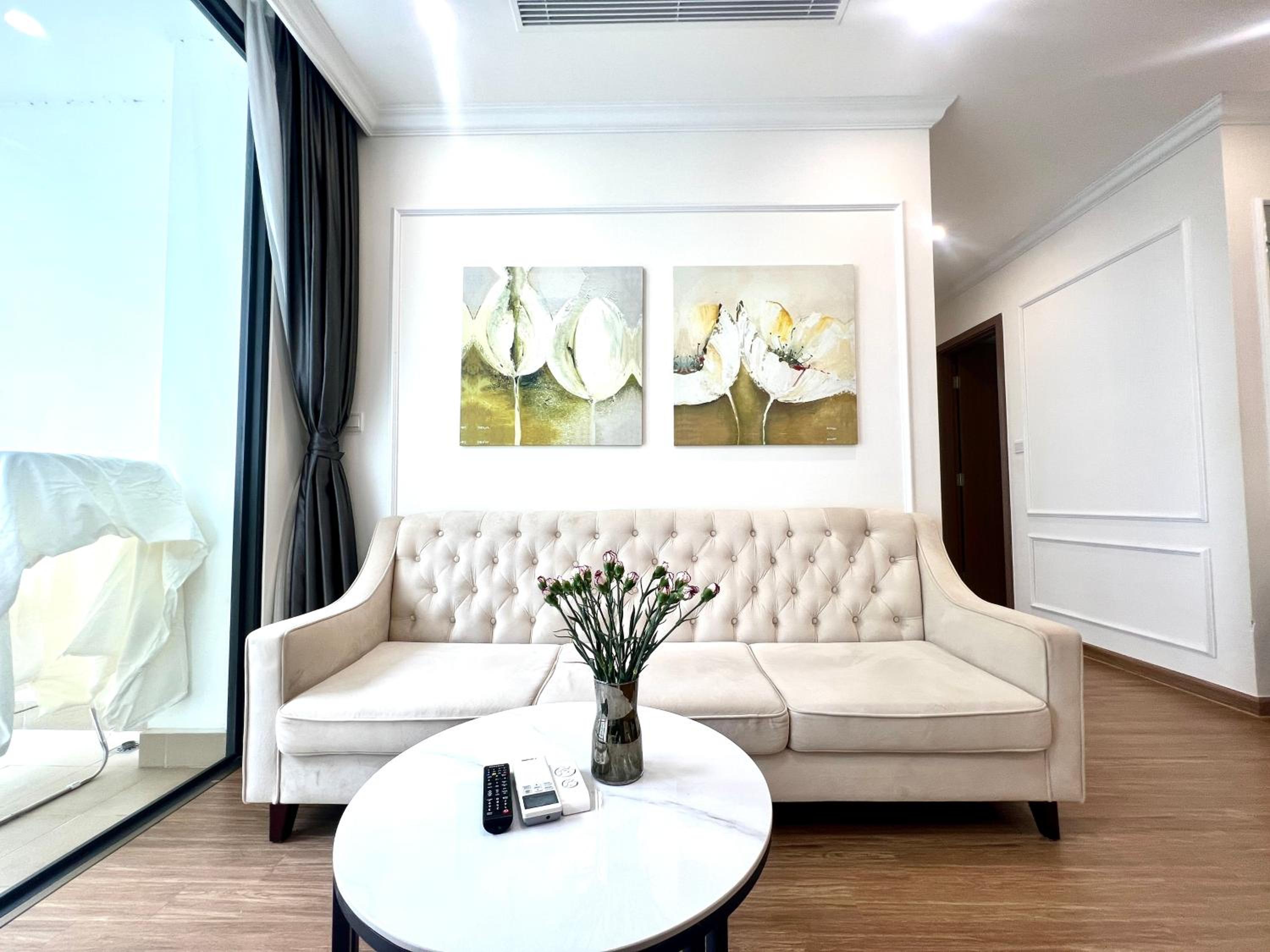 Nanahousing-3 Bedroom Apartment Vinhomes Skylake