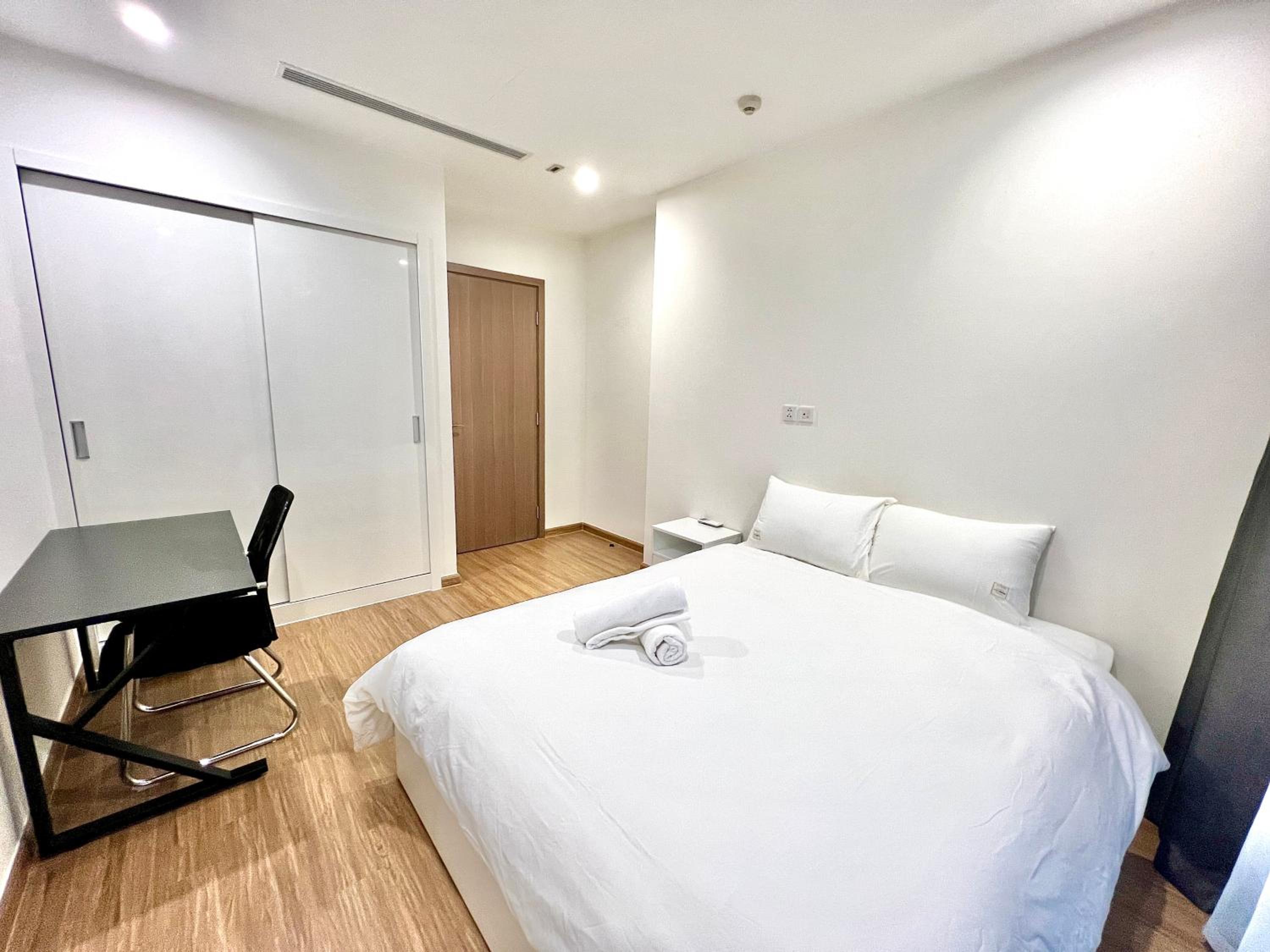 Nanahousing-3 Bedroom Apartment Vinhomes Skylake