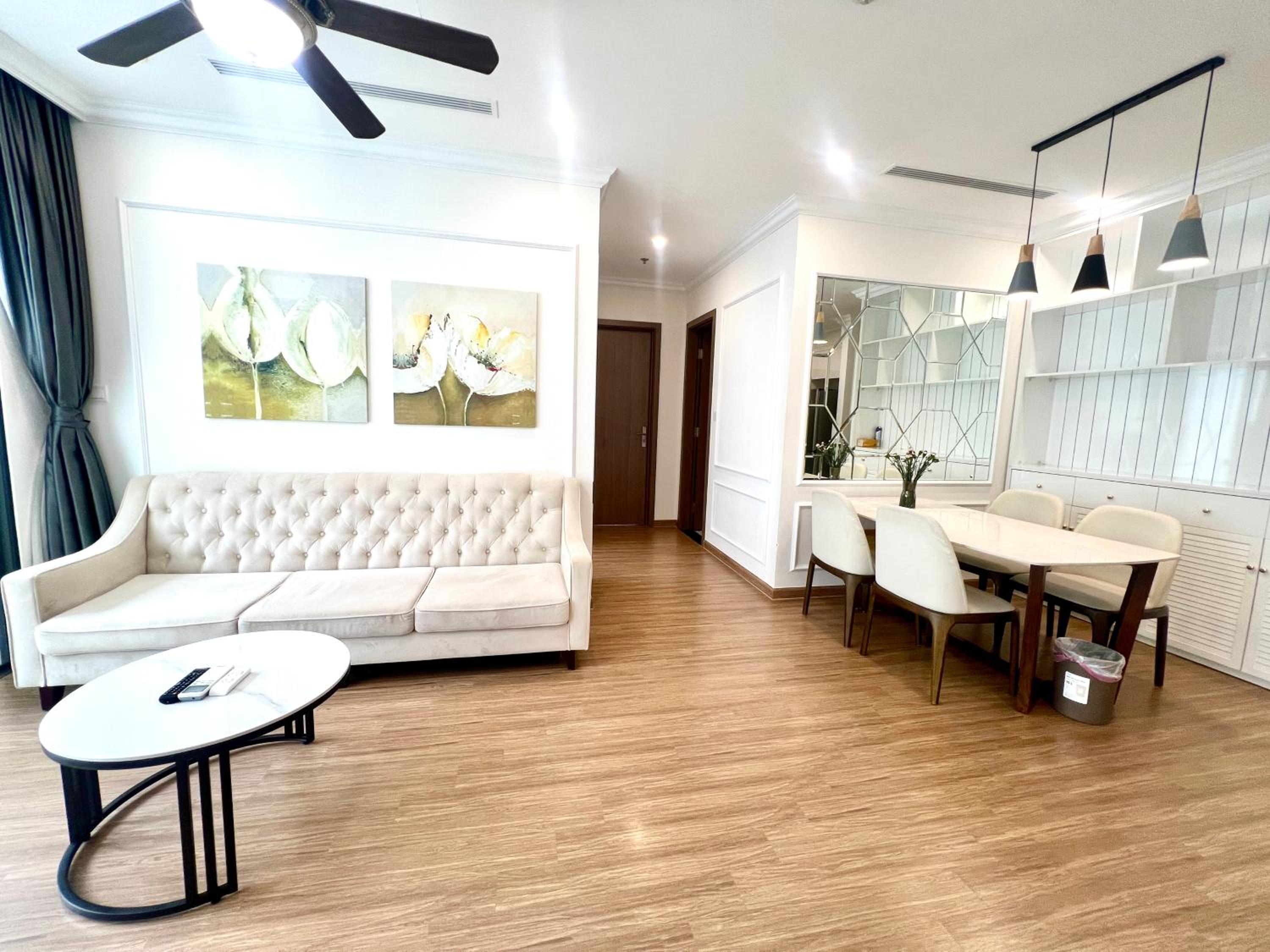 Nanahousing-3 Bedroom Apartment Vinhomes Skylake