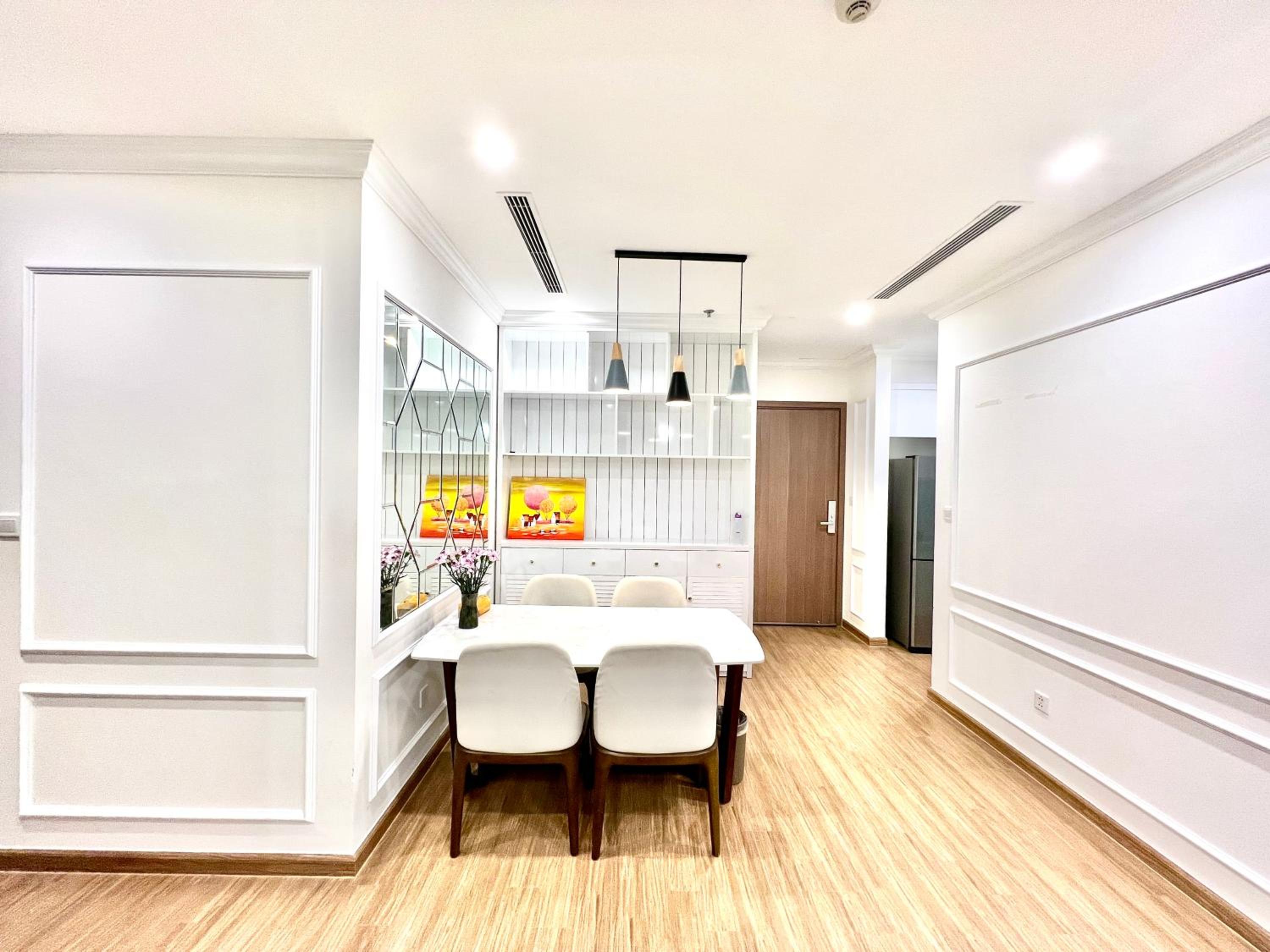Nanahousing-3 Bedroom Apartment Vinhomes Skylake