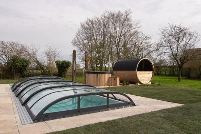 Vakantiewoning L'Eau Tendre in Ellezelles, met wellness en buitenzwembad met overkapping