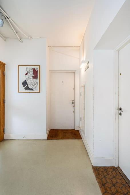 Unique Flat with Pool in Trendy Peckham Area view 3