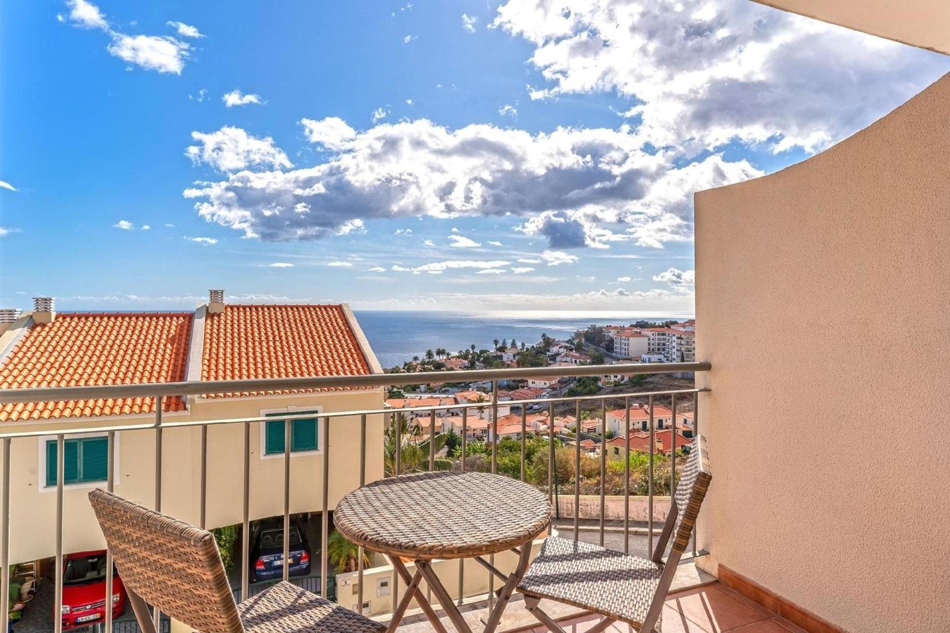 Canico Vacations - Ferienwohnung fur 4 Personen ca 110 qm in Canico, Madeira Ostkuste von Madeira - Property Image 3