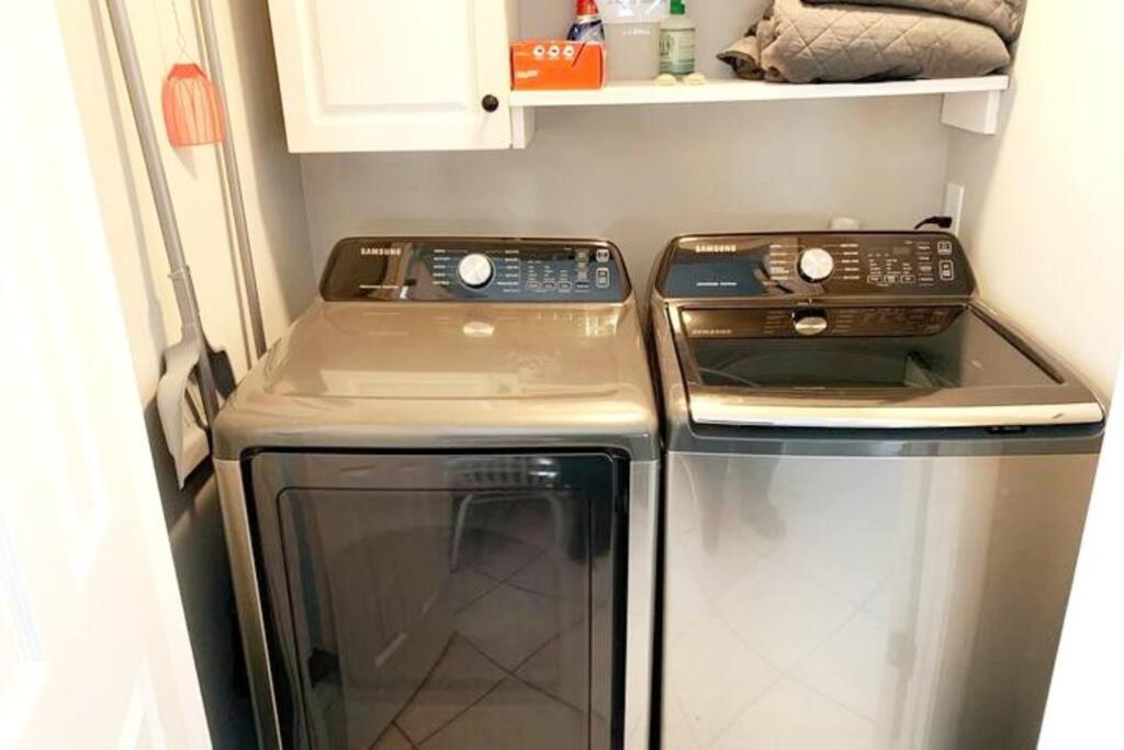 30 Sec to the Beach, Sun, Sand & Sunrises with a Family & Pet Friendly Backyard!