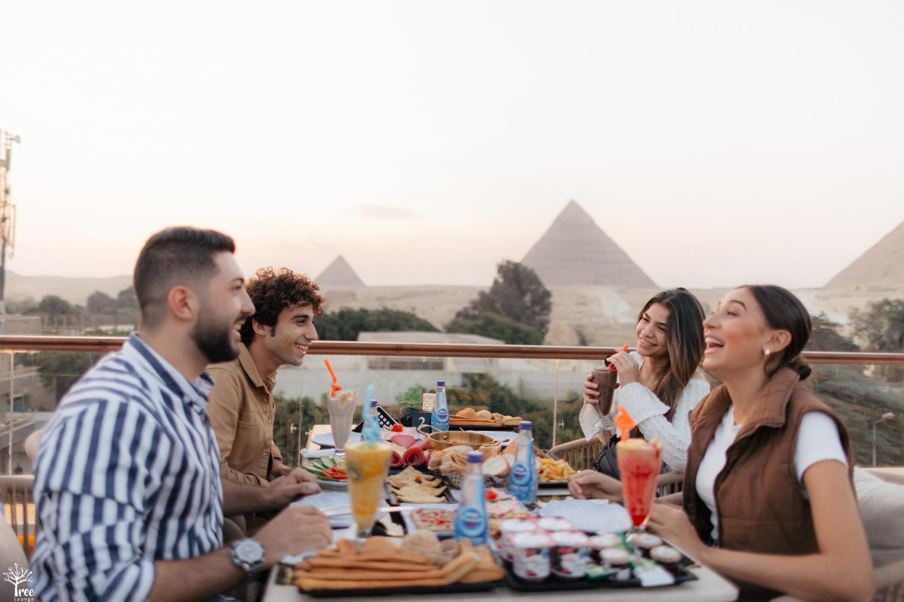 Tree Lounge Pyramids View INN , Sphinx Giza
