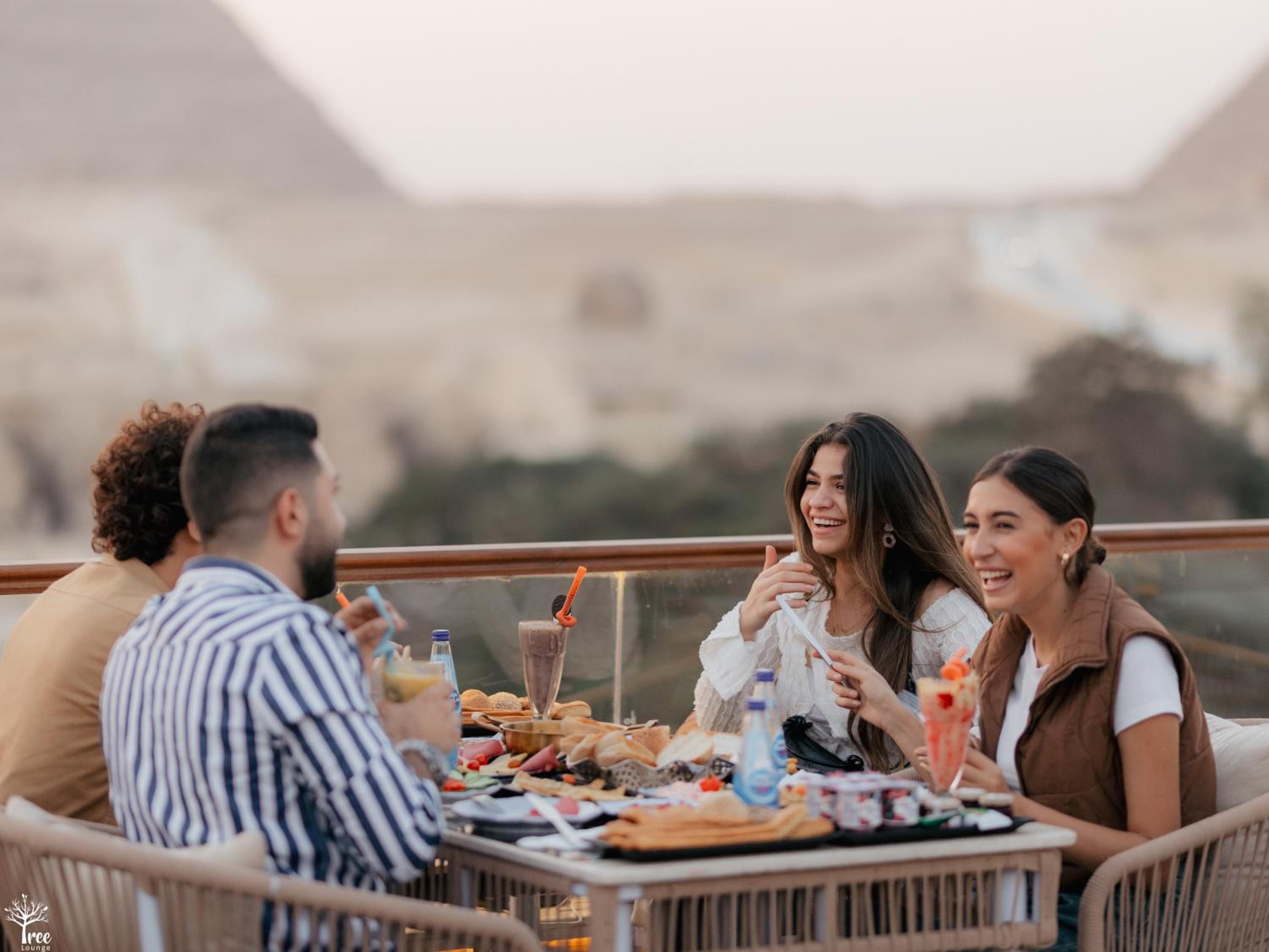Tree Lounge Pyramids View INN , Sphinx Giza
