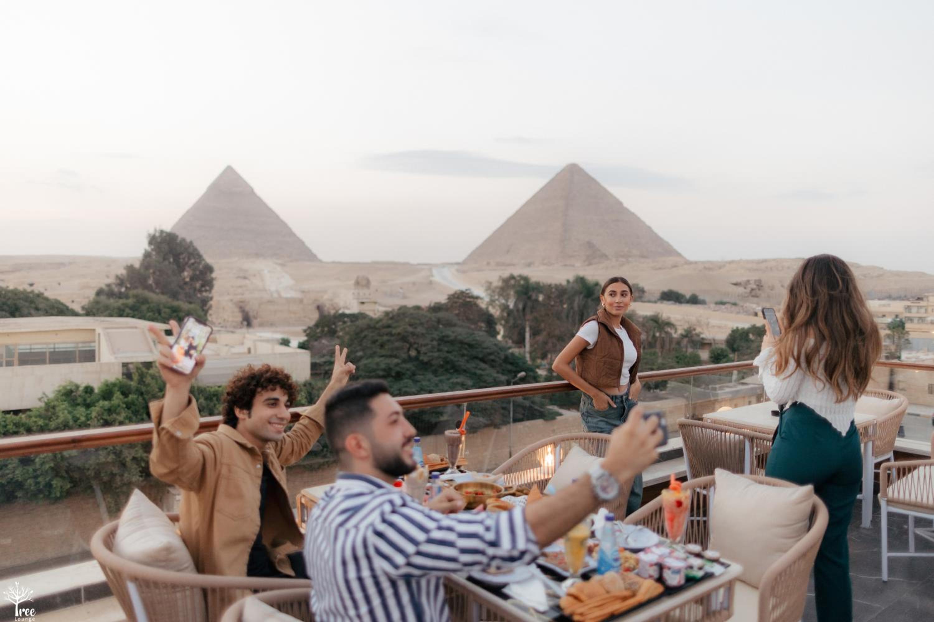 Tree Lounge Pyramids View INN , Sphinx Giza