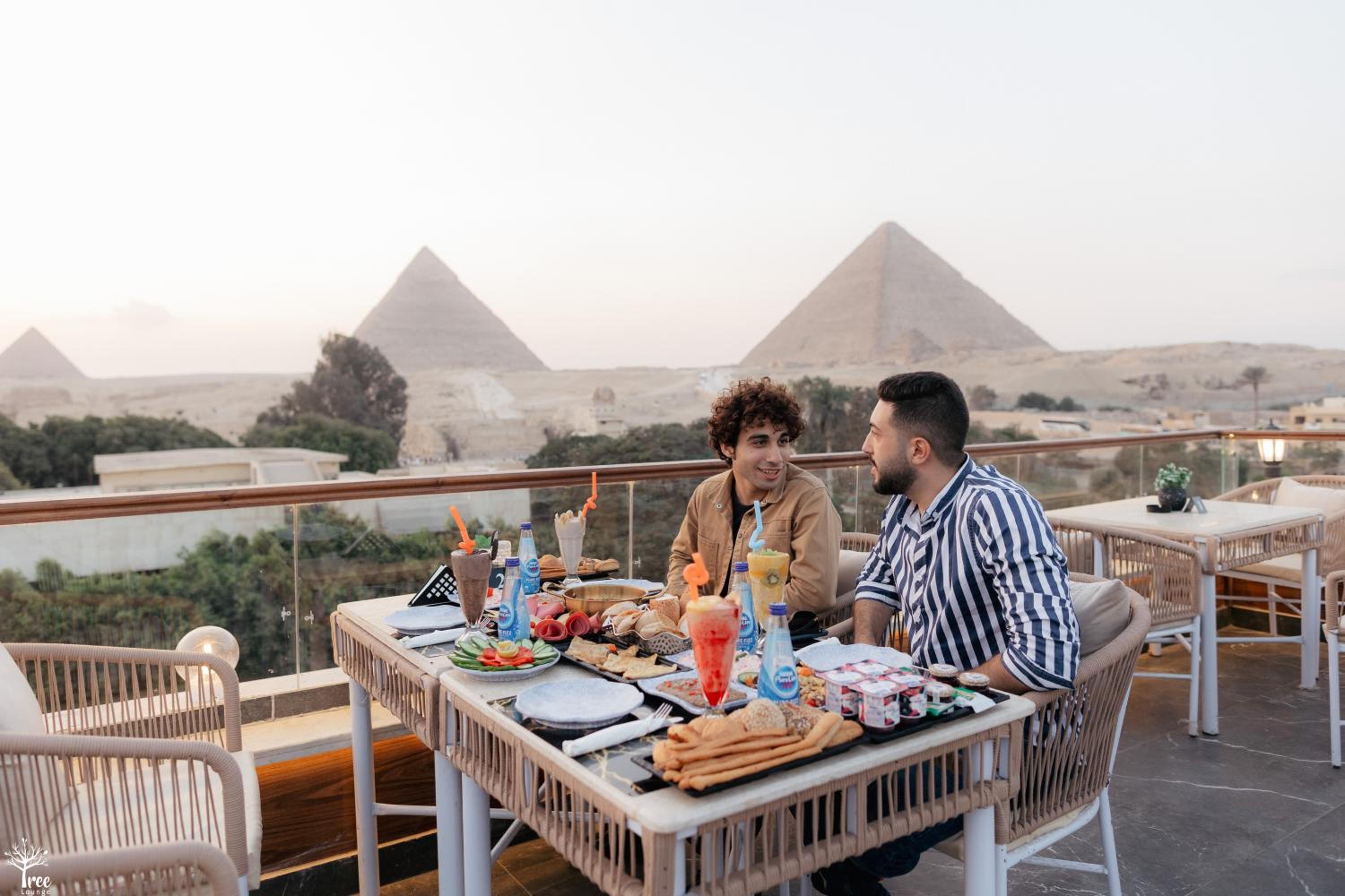 Tree Lounge Pyramids View INN , Sphinx Giza