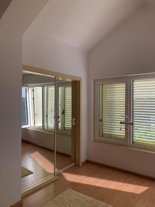 Natalia's House Surrel Villa