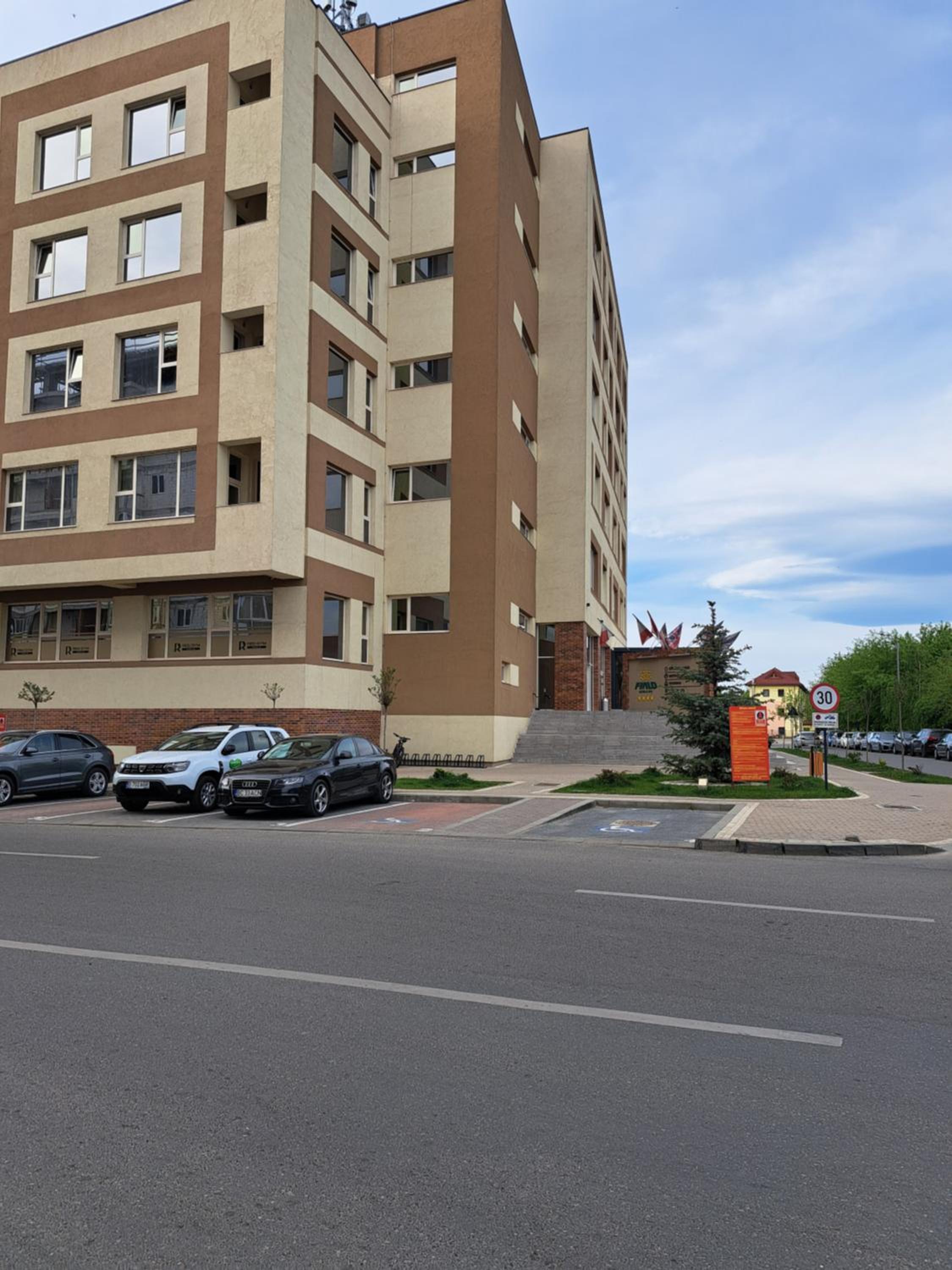 Fiald Apartament nou