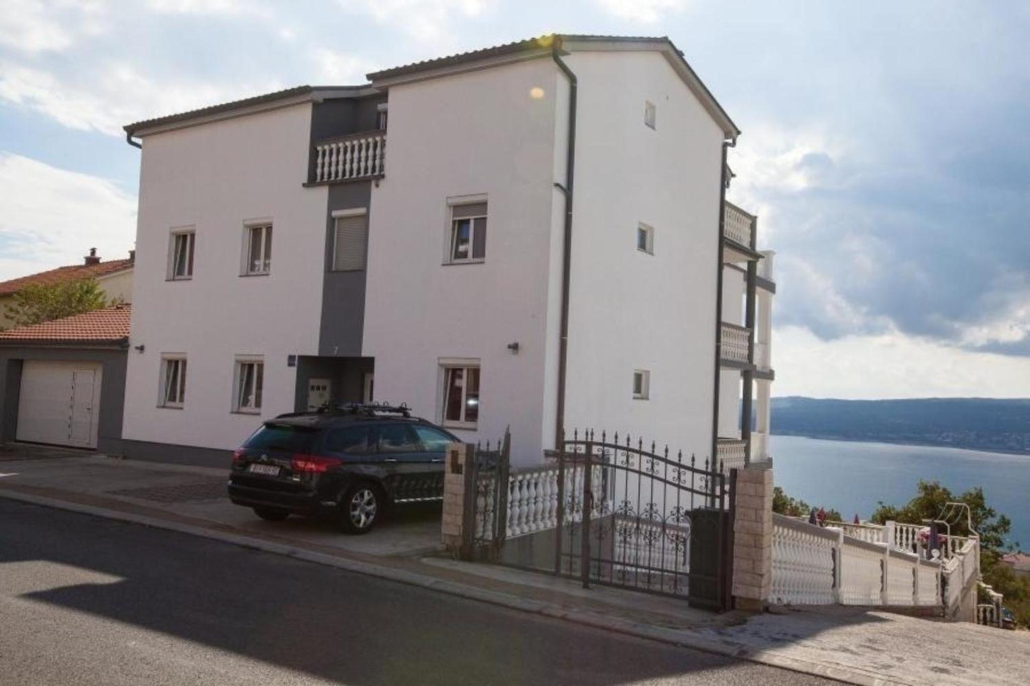 Erdgeschosswohnung mit Terrasse und Balkon