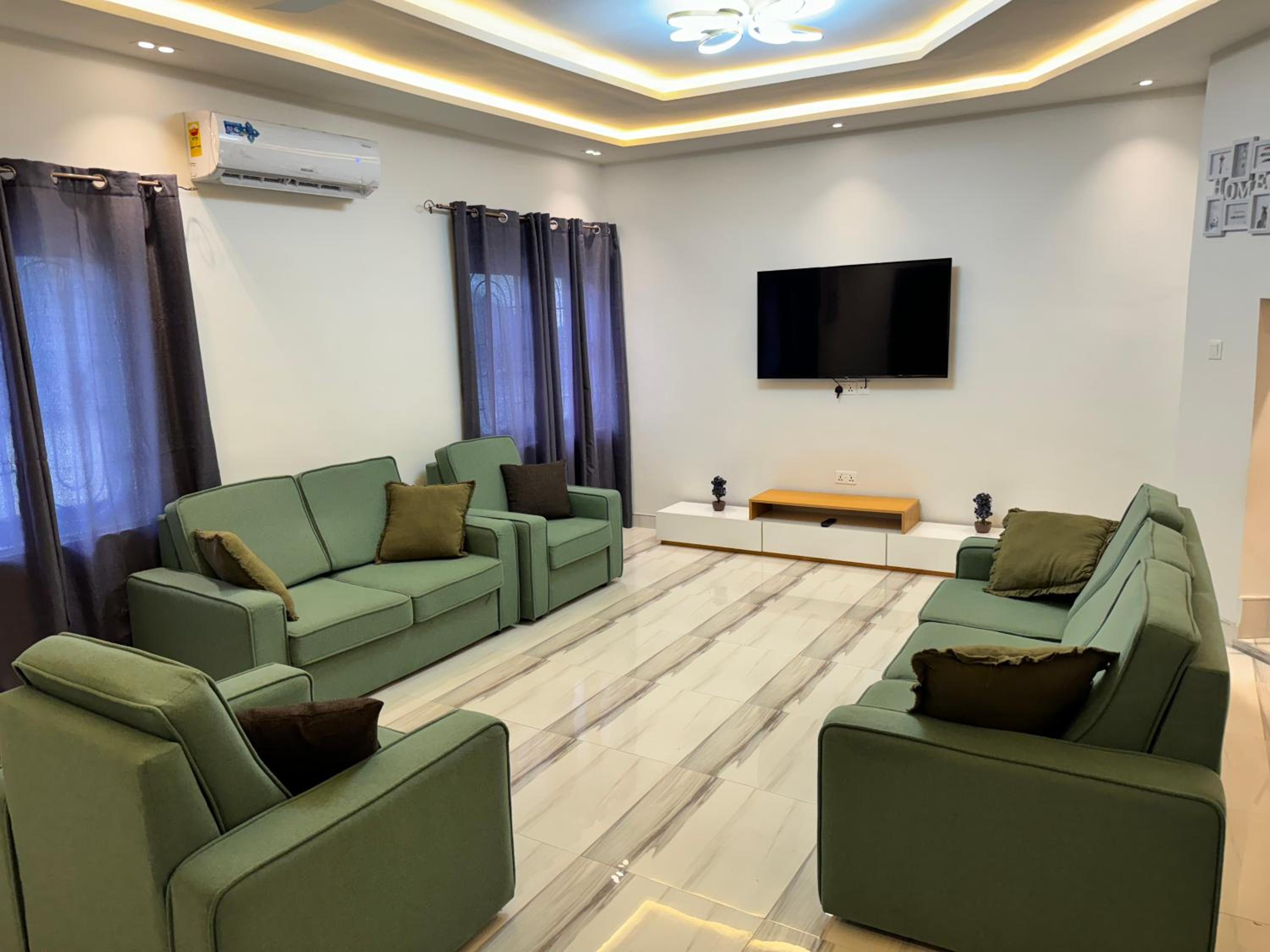 Calm Luxurious Home view 3
