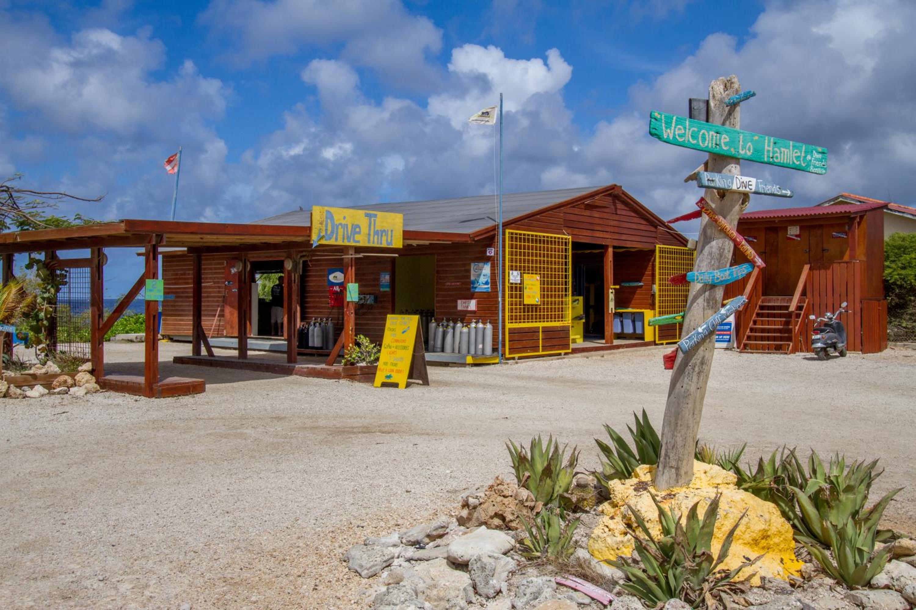 Hamlet Oasis Resort