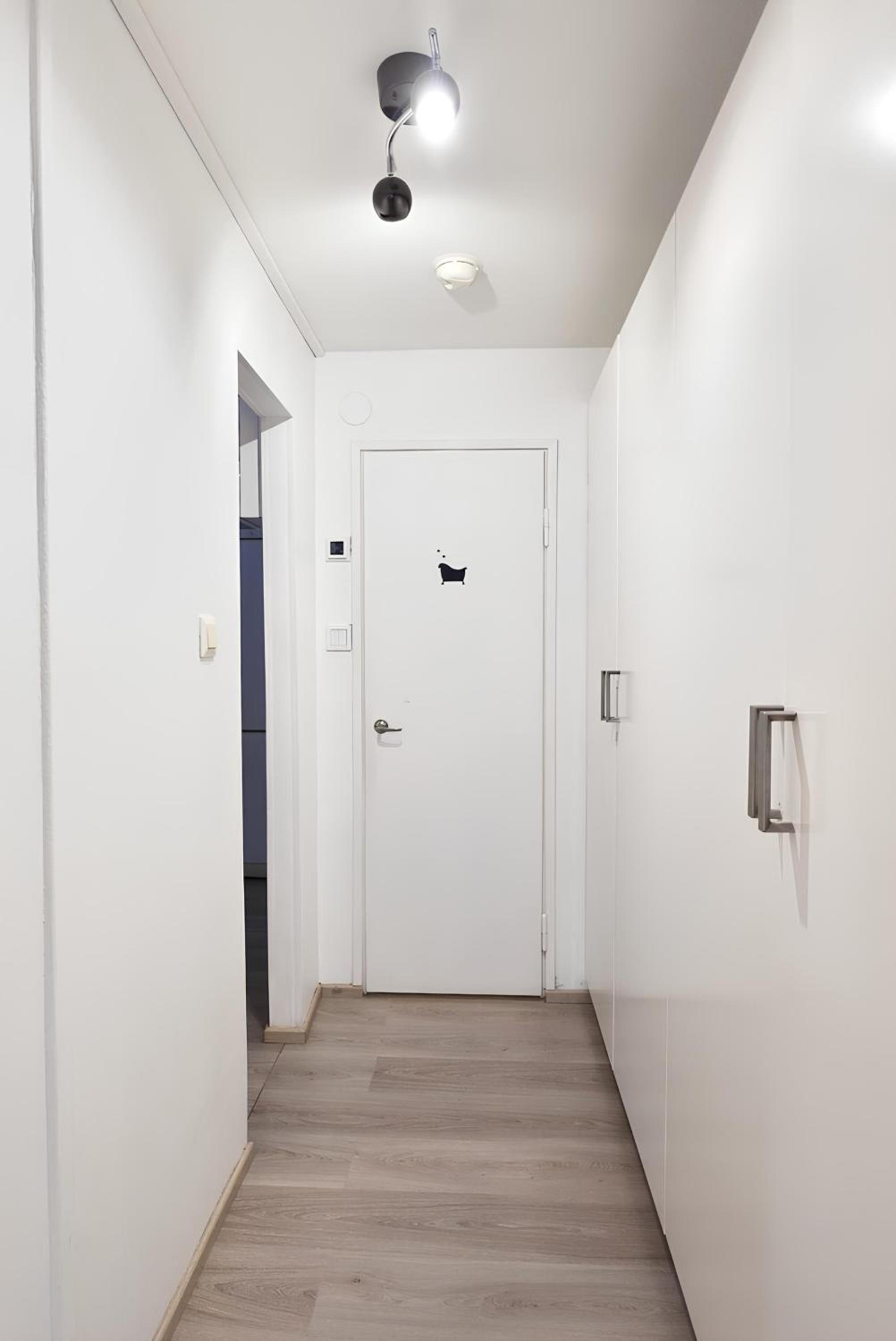 GuestFirst- Relax by the Sea 4 Min to Beach FREE Parking