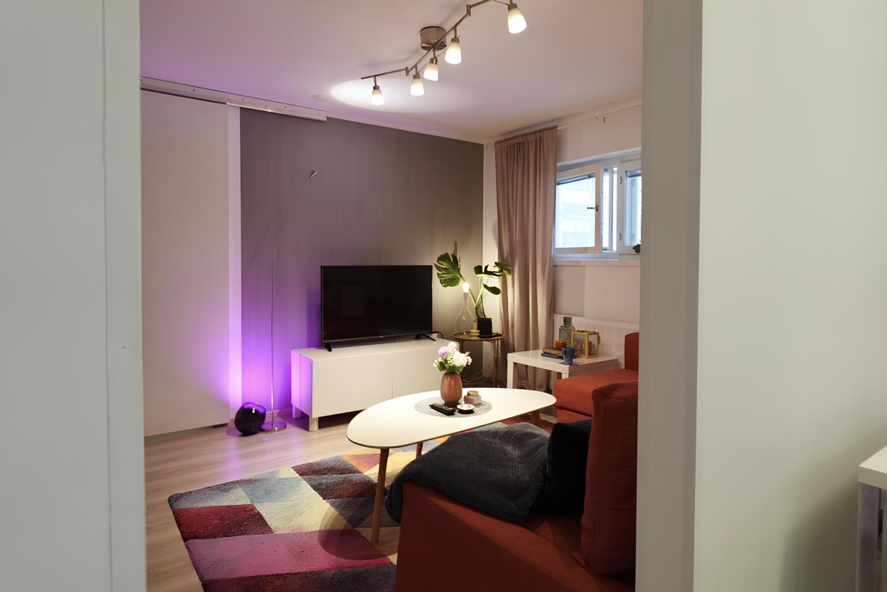 GuestFirst- Relax by the Sea 4 Min to Beach FREE Parking