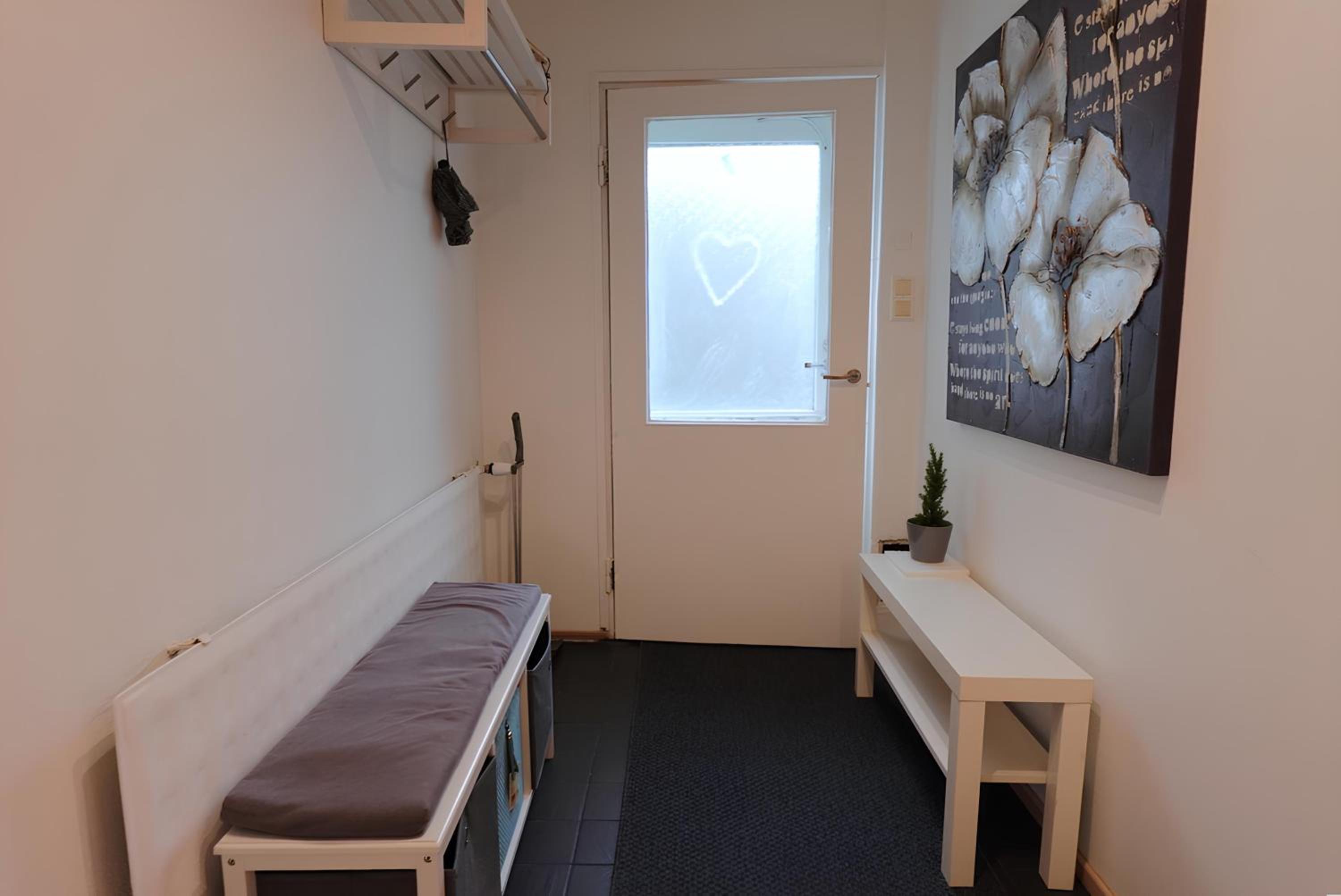 GuestFirst- Relax by the Sea 4 Min to Beach FREE Parking