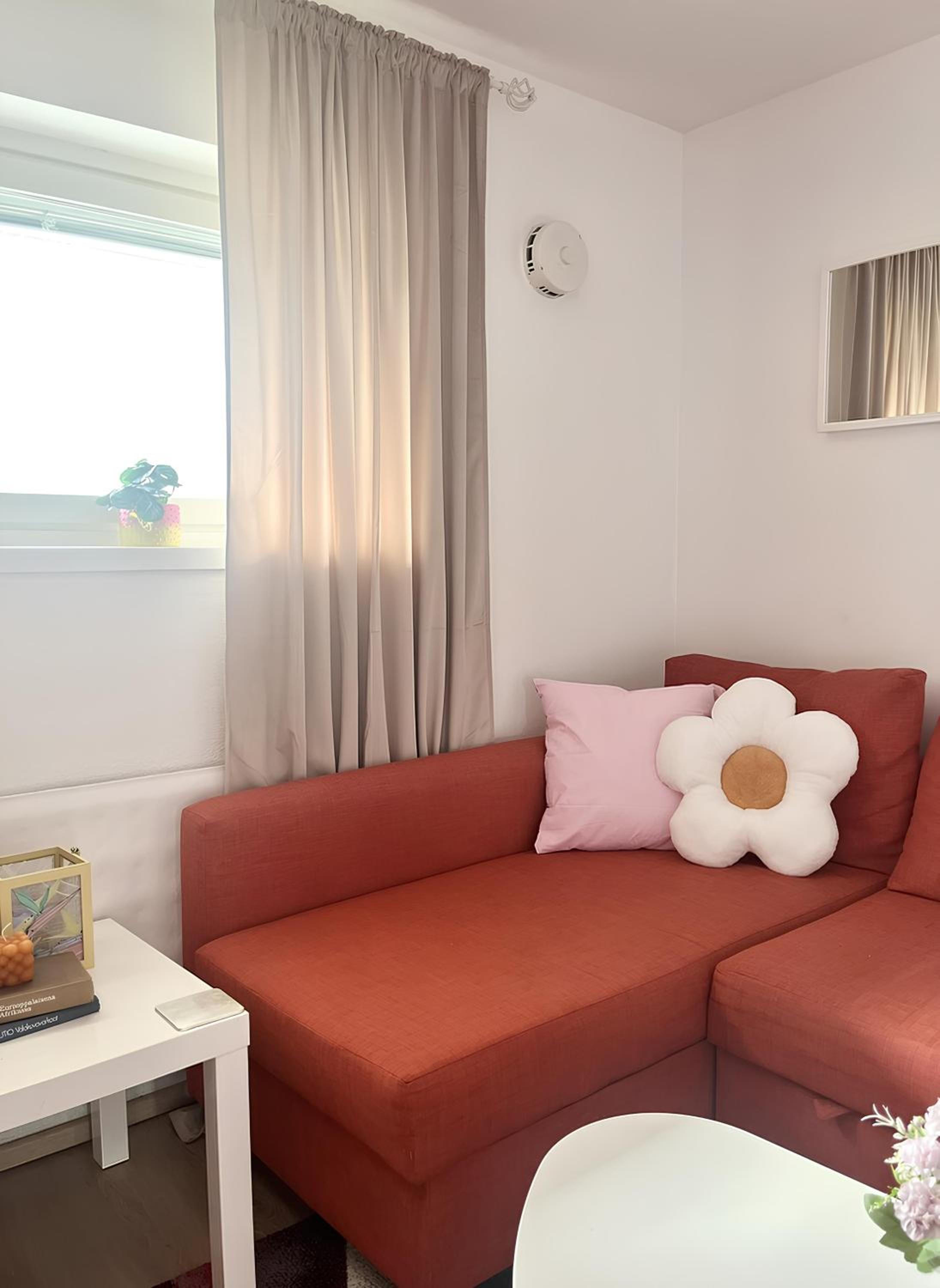 GuestFirst- Relax by the Sea 4 Min to Beach FREE Parking