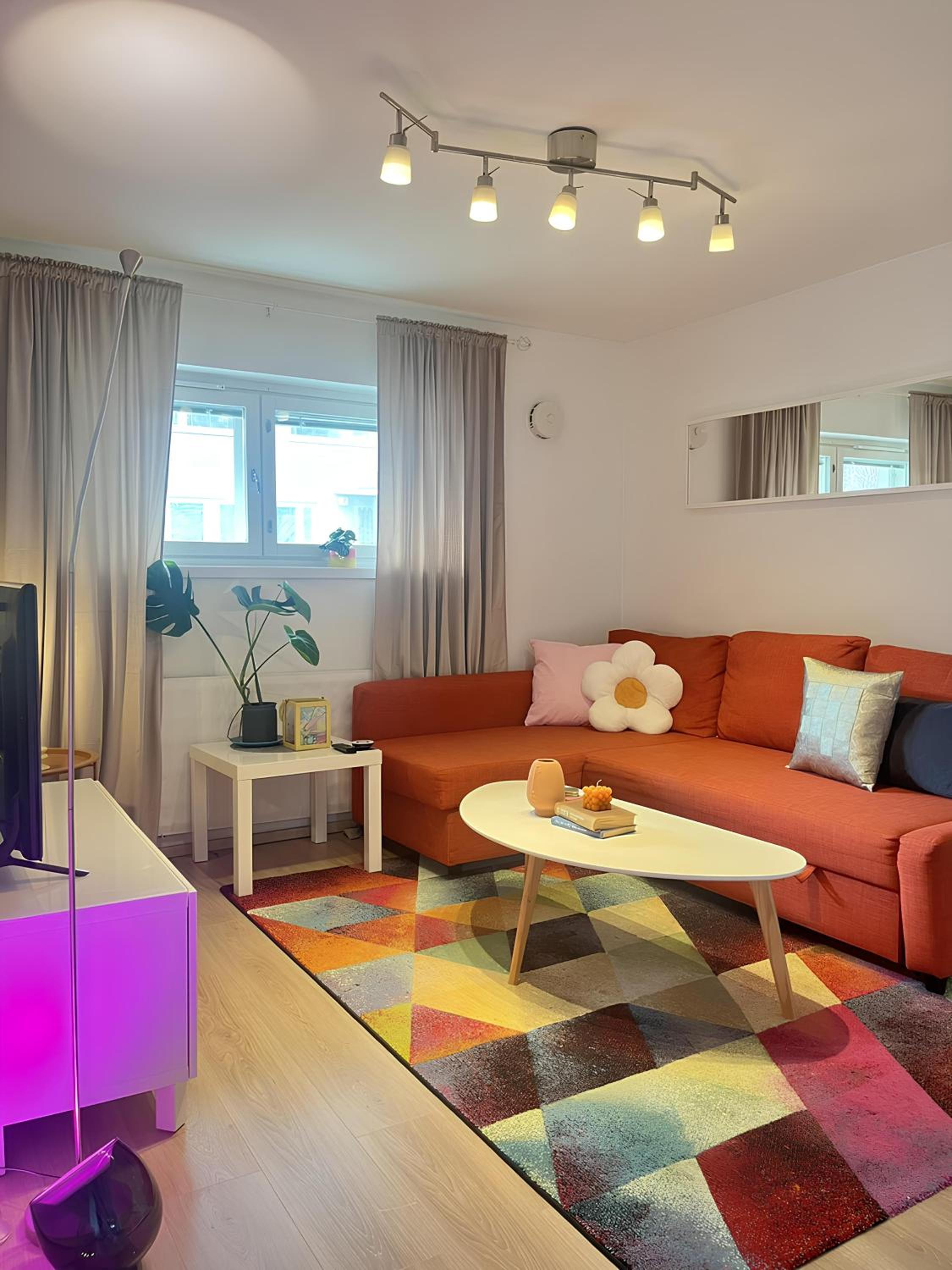 GuestFirst- Relax by the Sea 4 Min to Beach FREE Parking