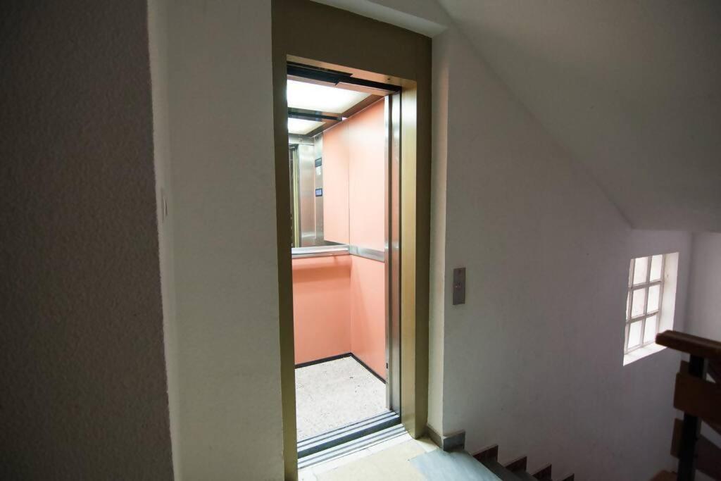 Amplio y moderno apartamento en el centro Granada