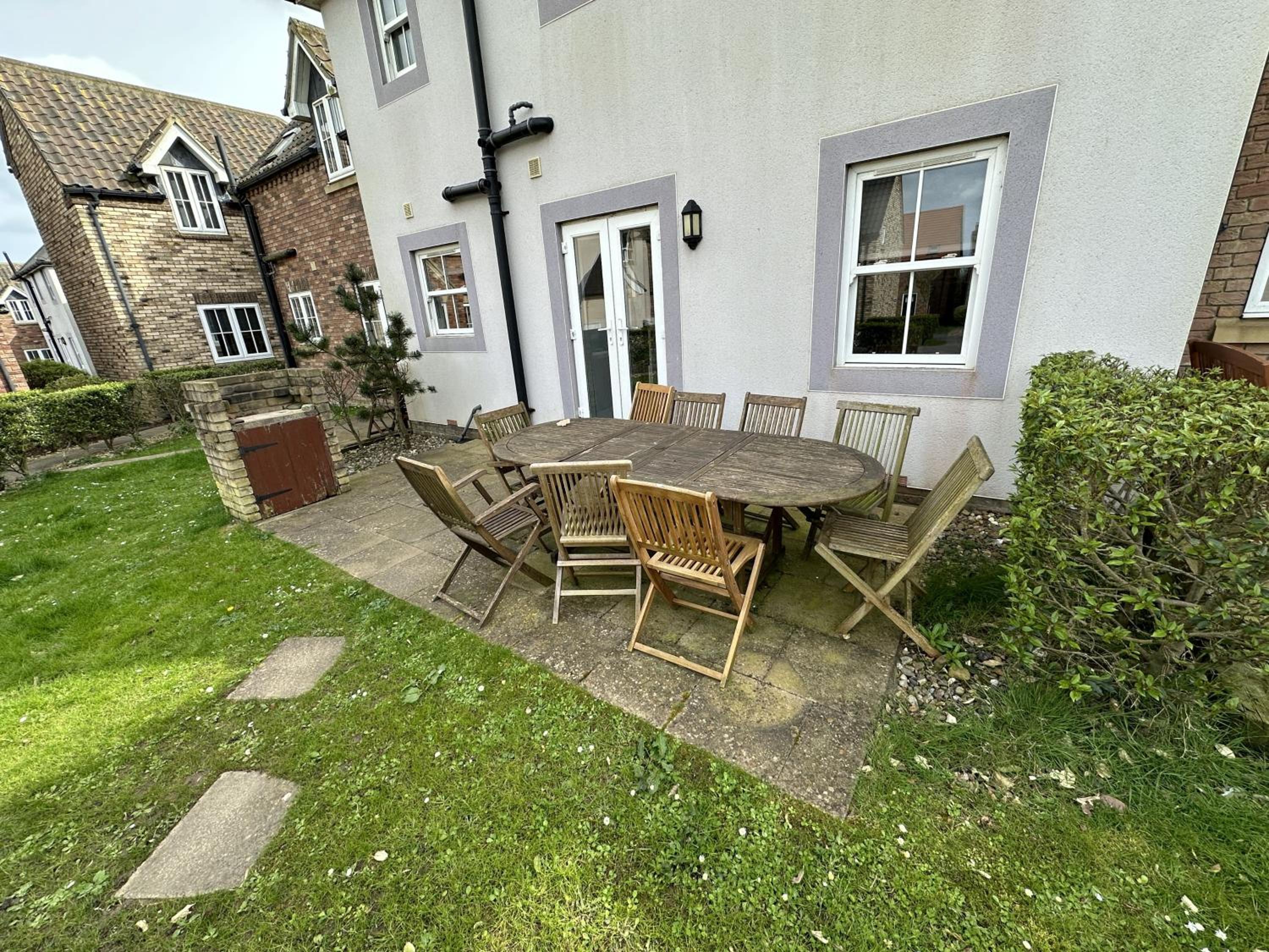 Maris Cottage - Part of the The Bay Filey Holiday Village with pool, gym and direct beach access, pub, restaurant, tennis and meadows walks
