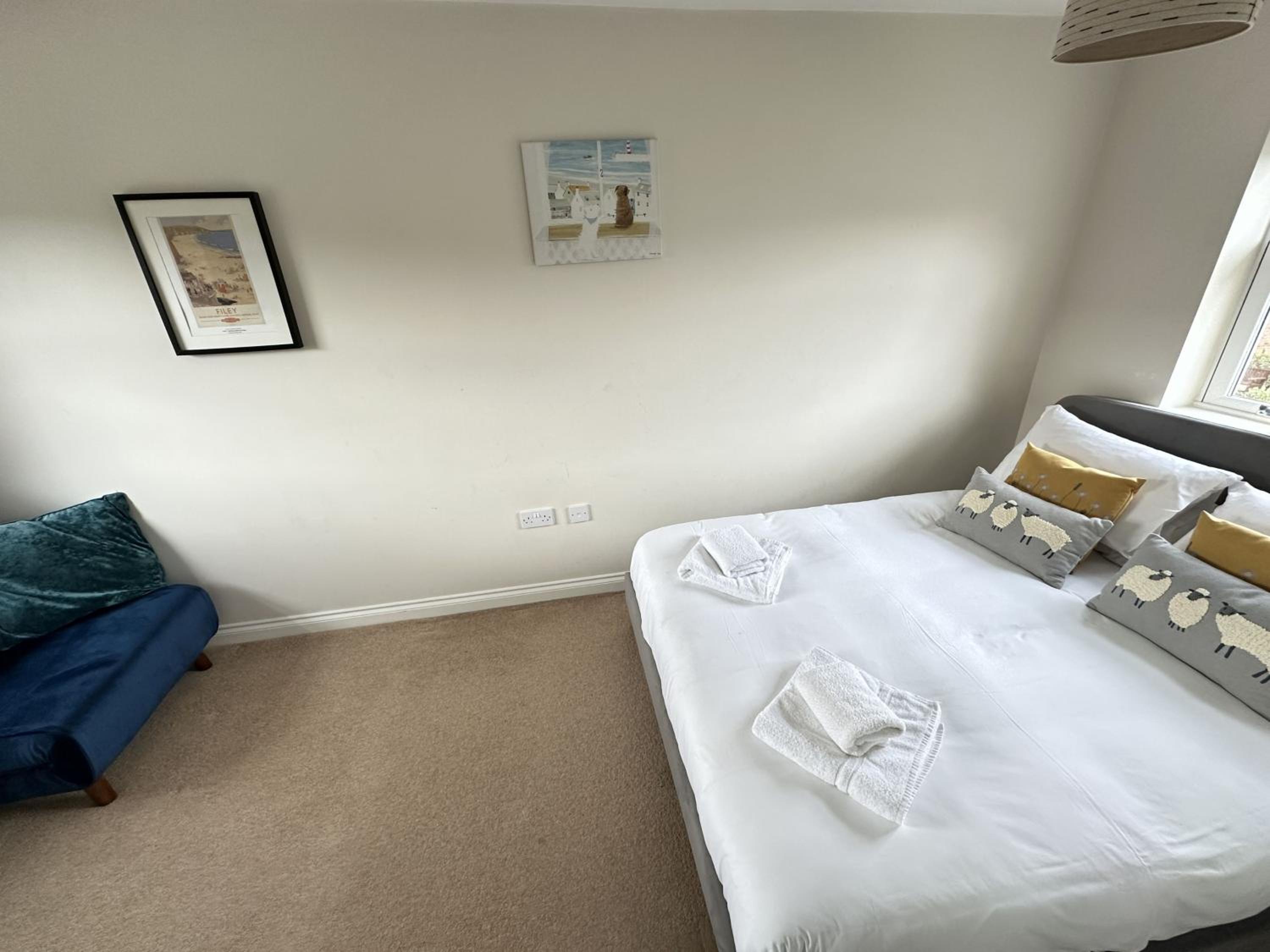 Honeybee Cottage - Part of the The Bay Filey Holiday Village with pool, gym and direct beach access, pub, restaurant, tennis and meadows walks