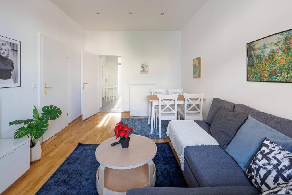 Modern Apartment near City Center - 2BR, Netflix