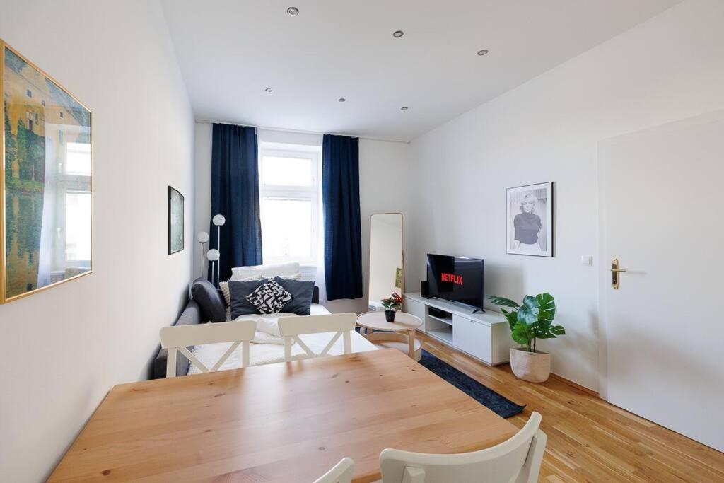 Modern Apartment near City Center - 2BR, Netflix