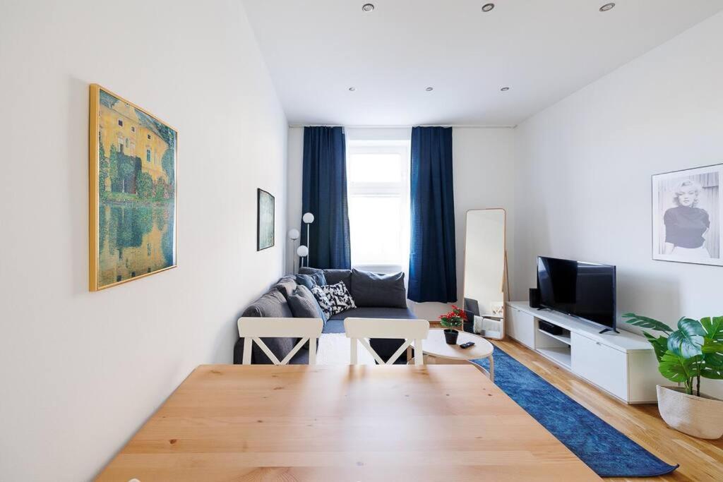 Modern Apartment near City Center - 2BR, Netflix