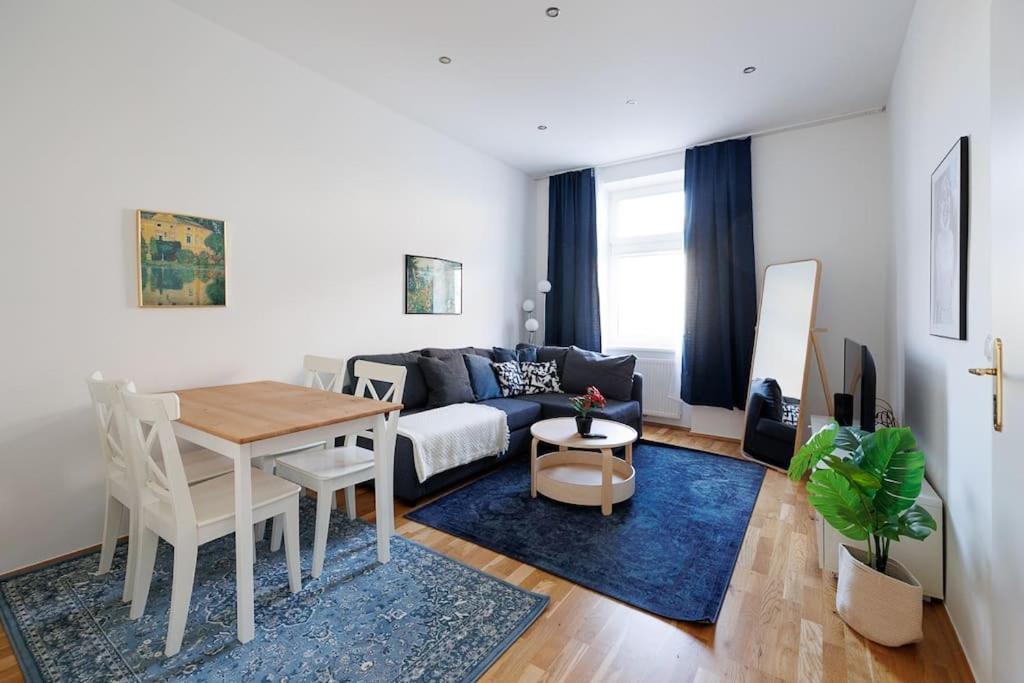 Modern Apartment near City Center - 2BR, Netflix