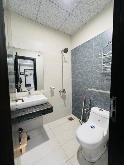 2 bedroom luxury apartment in sector G11/3 view 4