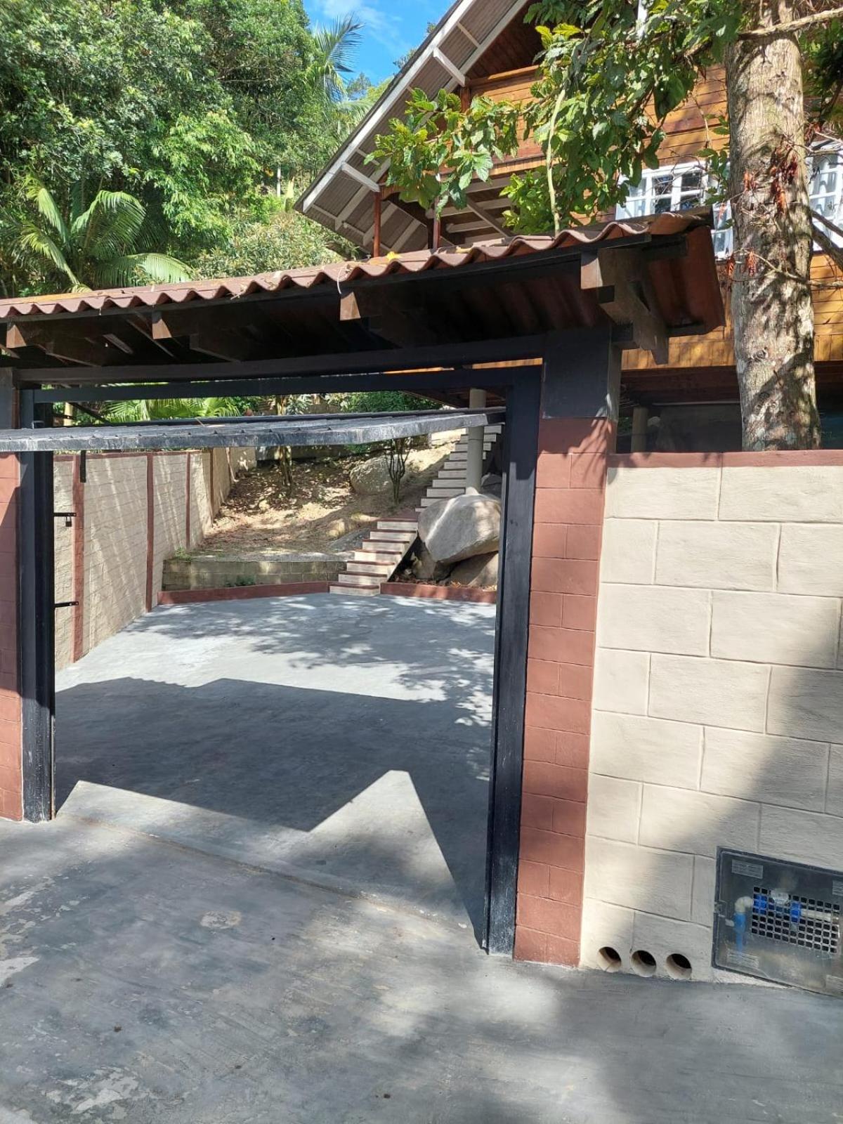 Casa na Praia em Porto Belo - Araçá
