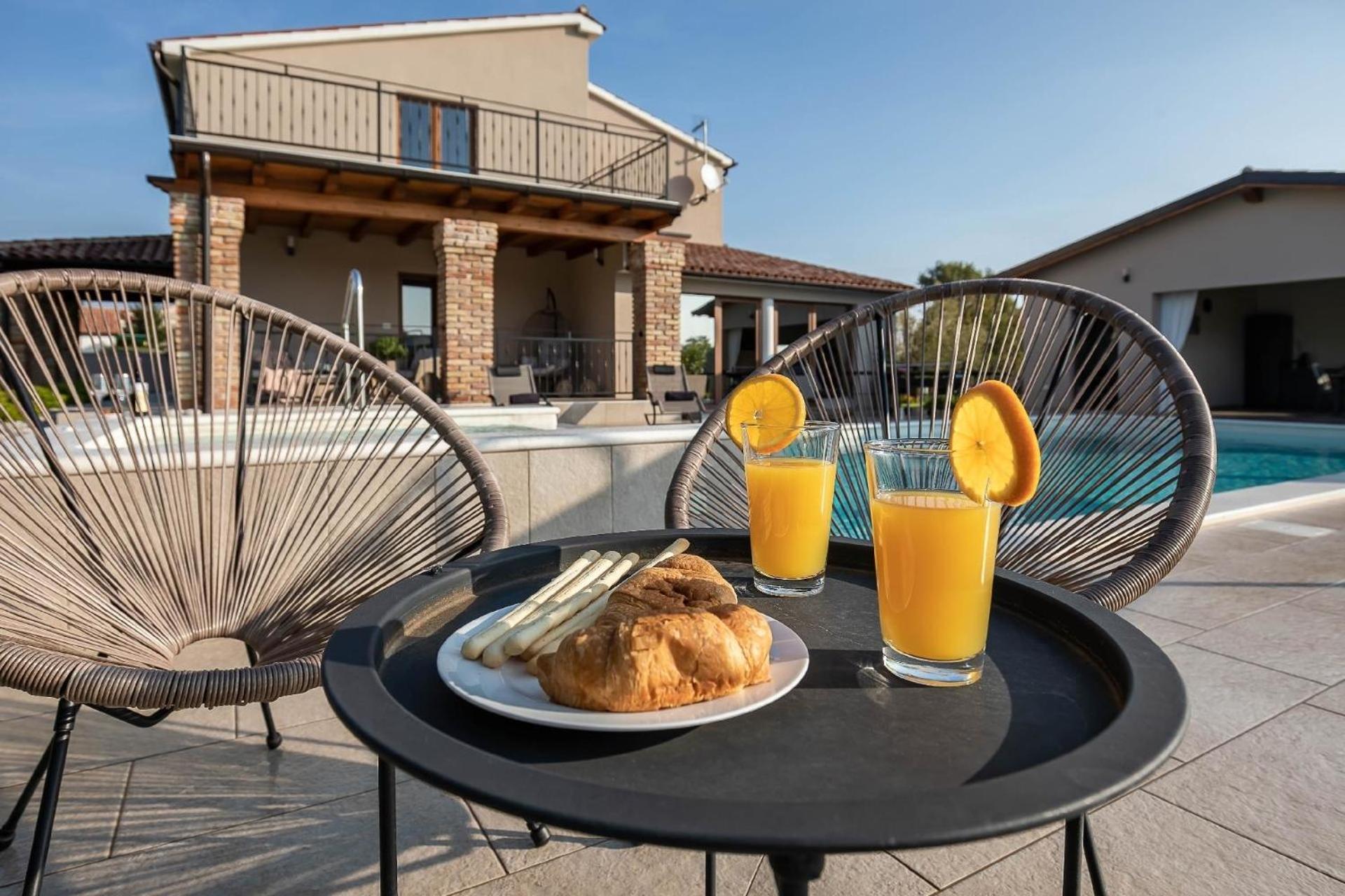 Ferienhaus mit Privatpool für 7 Personen ca 200 qm in Loborika, Istrien Südküste von Istrien view 3