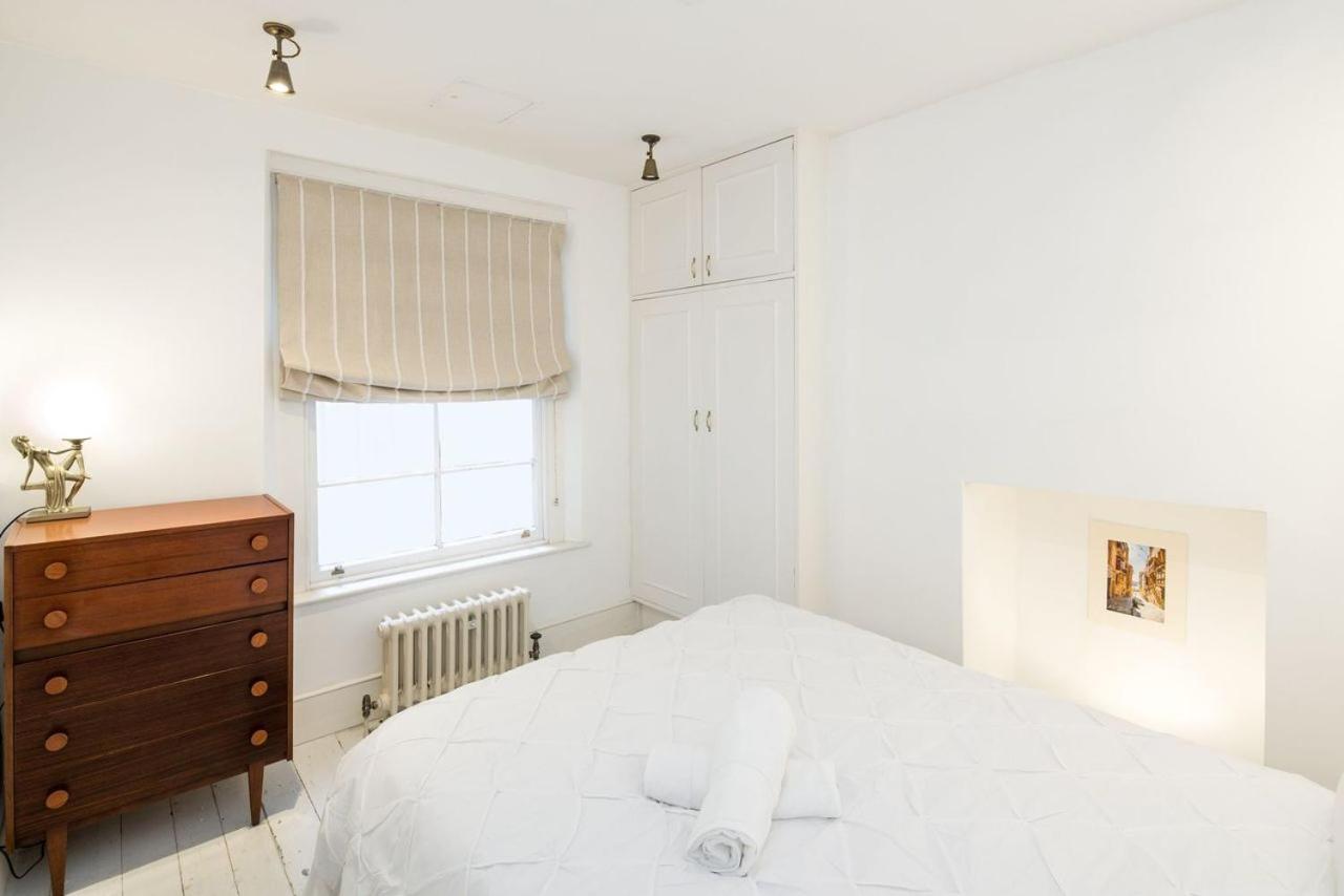 Charming 2-Bed Flat in the heart of Nottinghill - Steps from Portobello Rd Market and NottingHill Bookshop