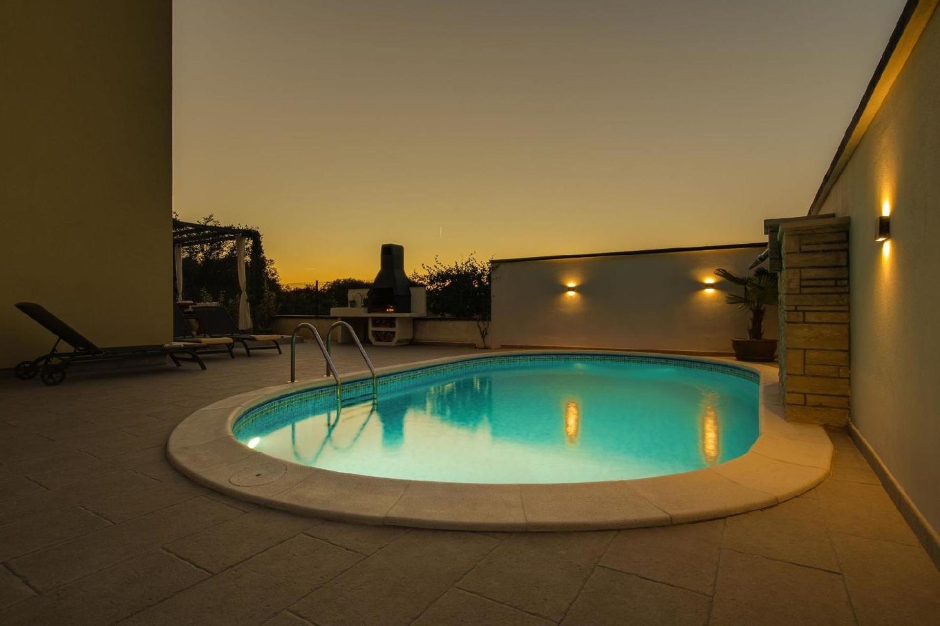 Villa Cera Für 8 Personen In Pula view 3