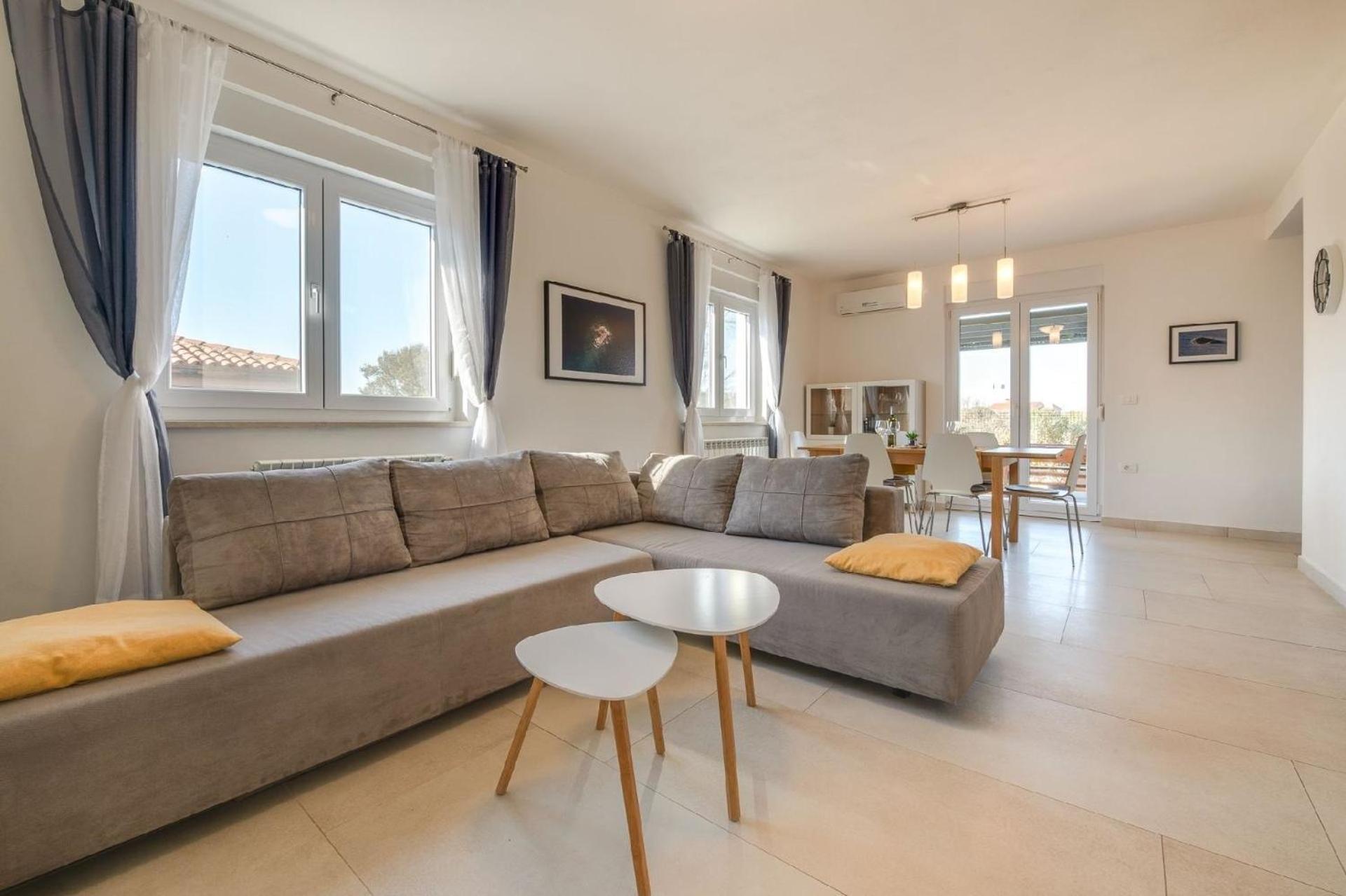 Villa Cera Für 8 Personen In Pula view 5